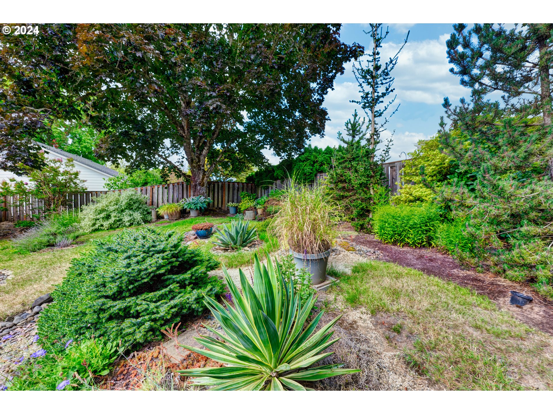 8625 SW MONTICELLO ST