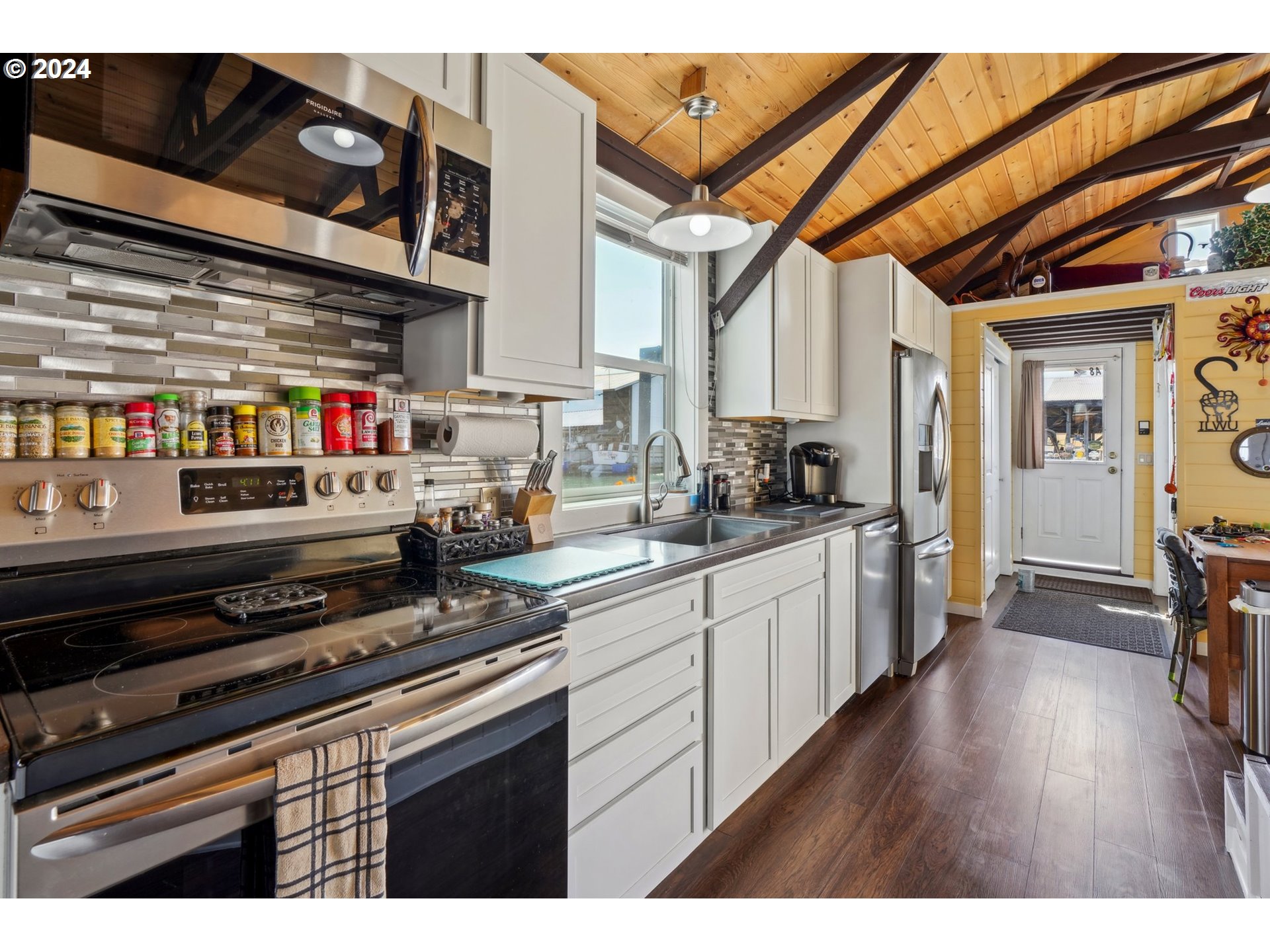 2915 NE Marine DR A8