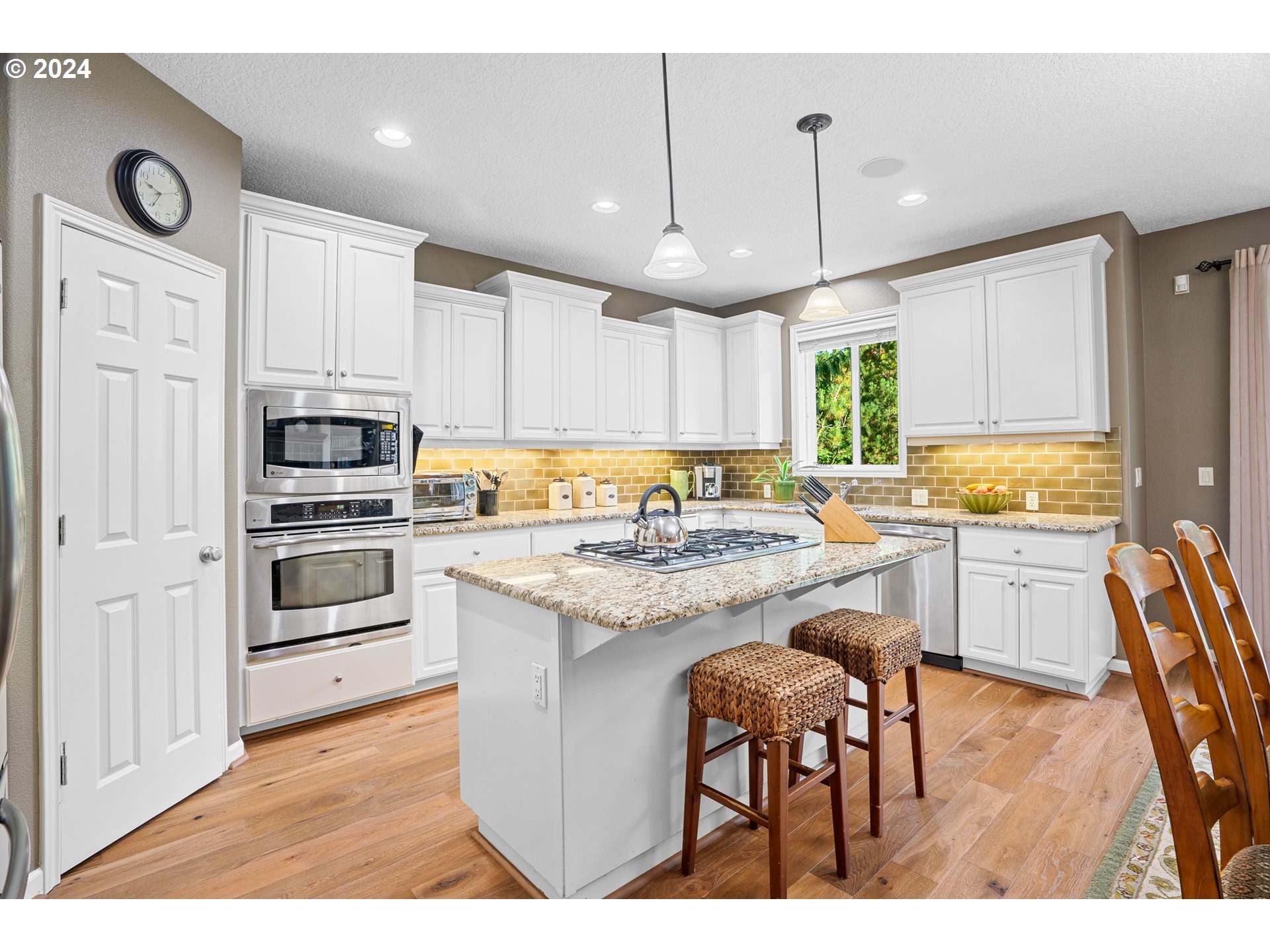 11550 SE AERIE CRESCENT RD