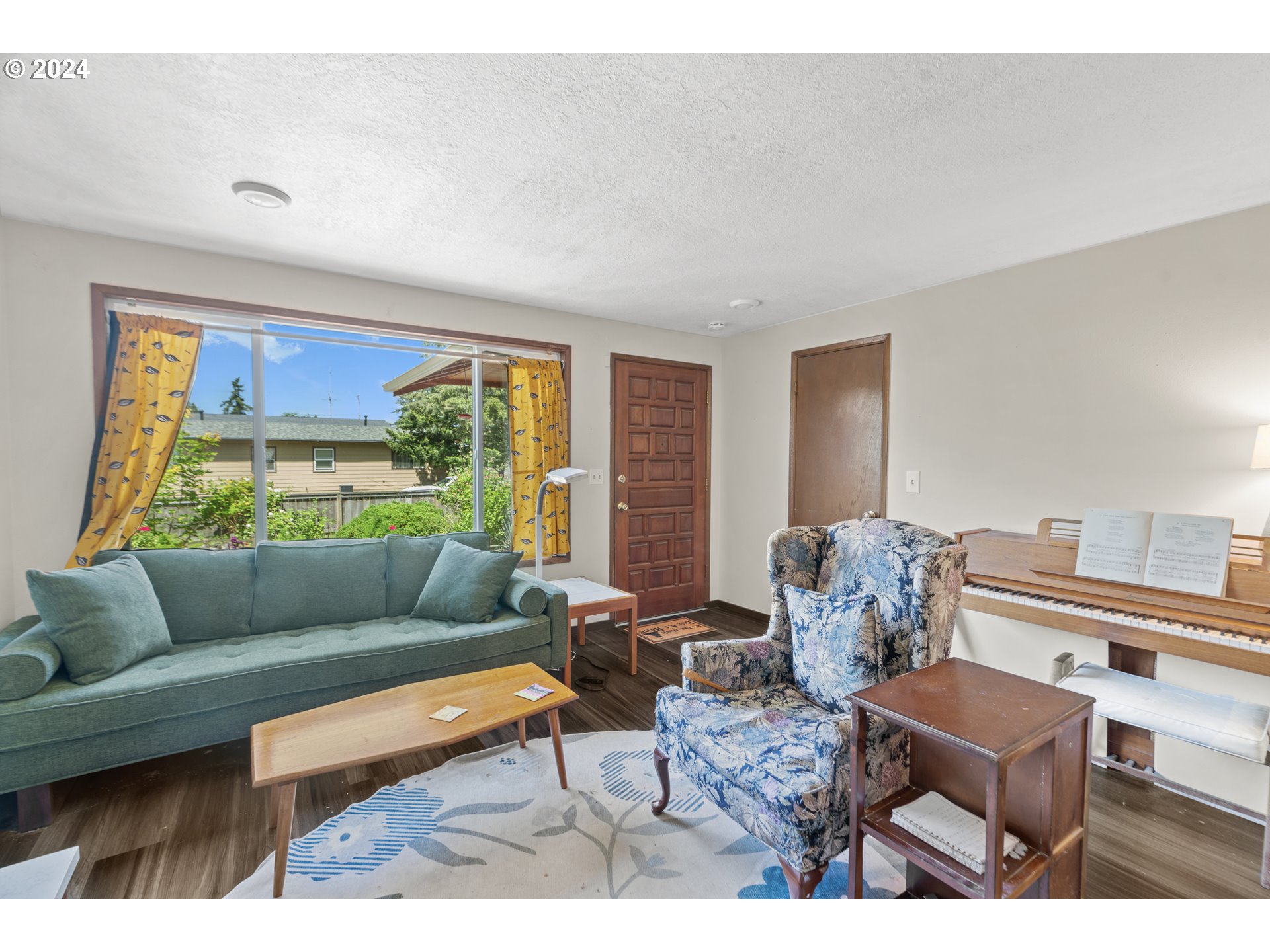 11854 SE WASHINGTON ST