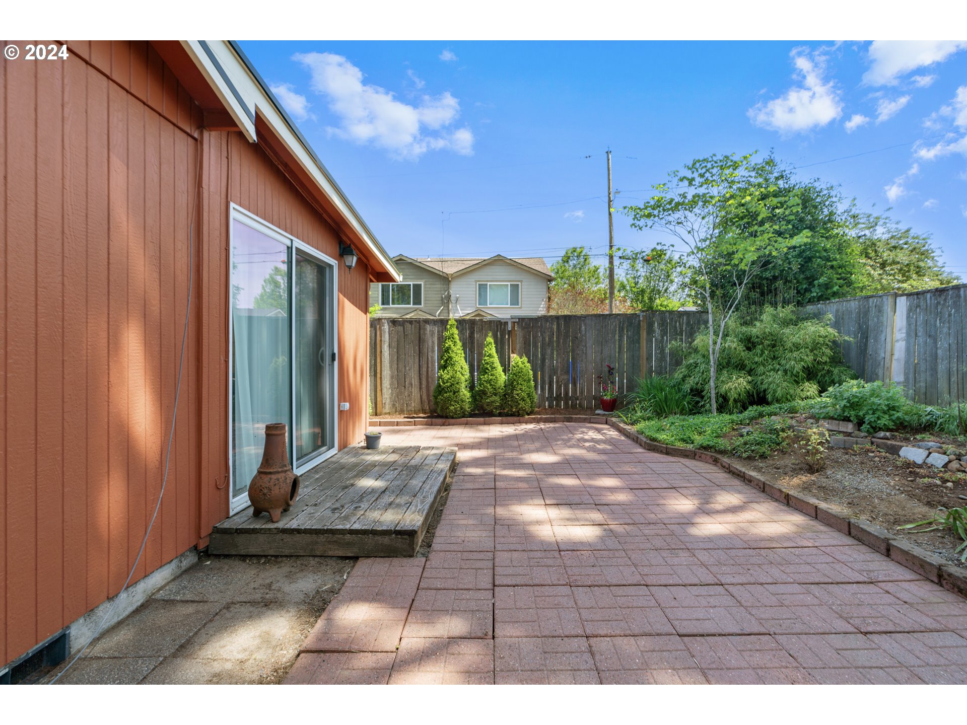 11854 SE WASHINGTON ST