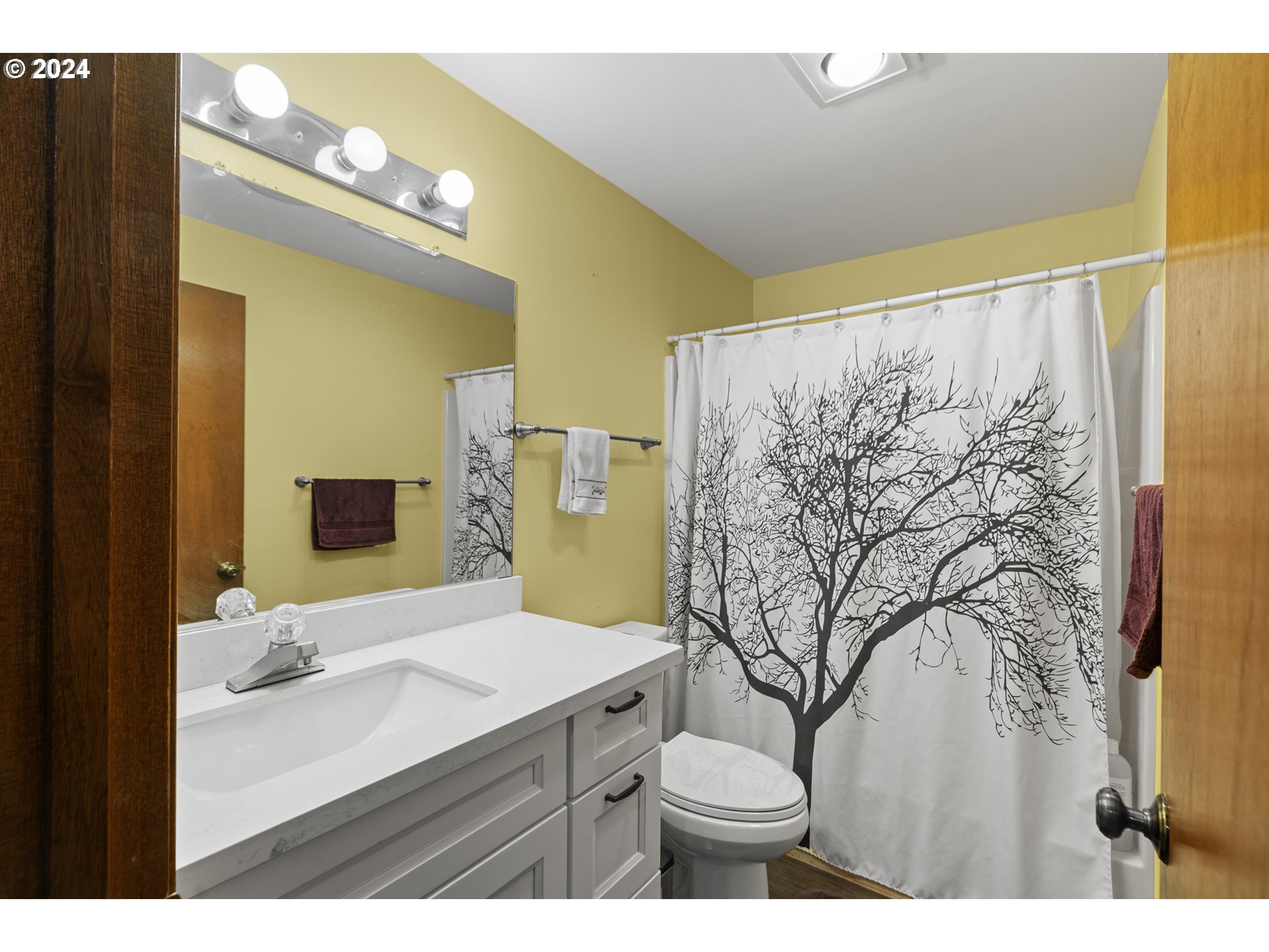 11854 SE WASHINGTON ST