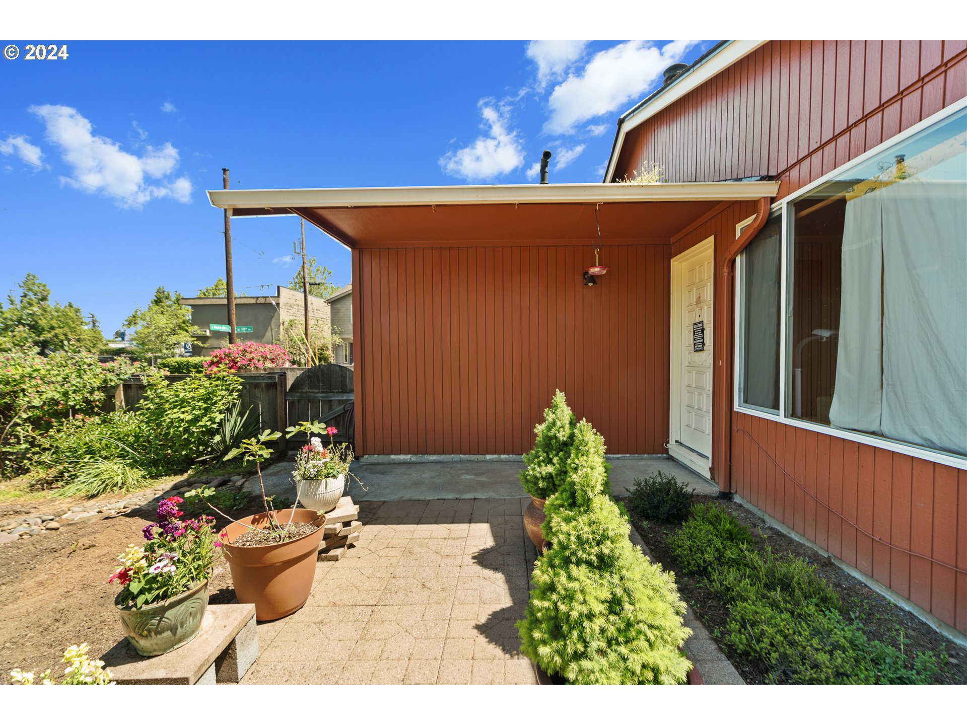 11854 SE WASHINGTON ST