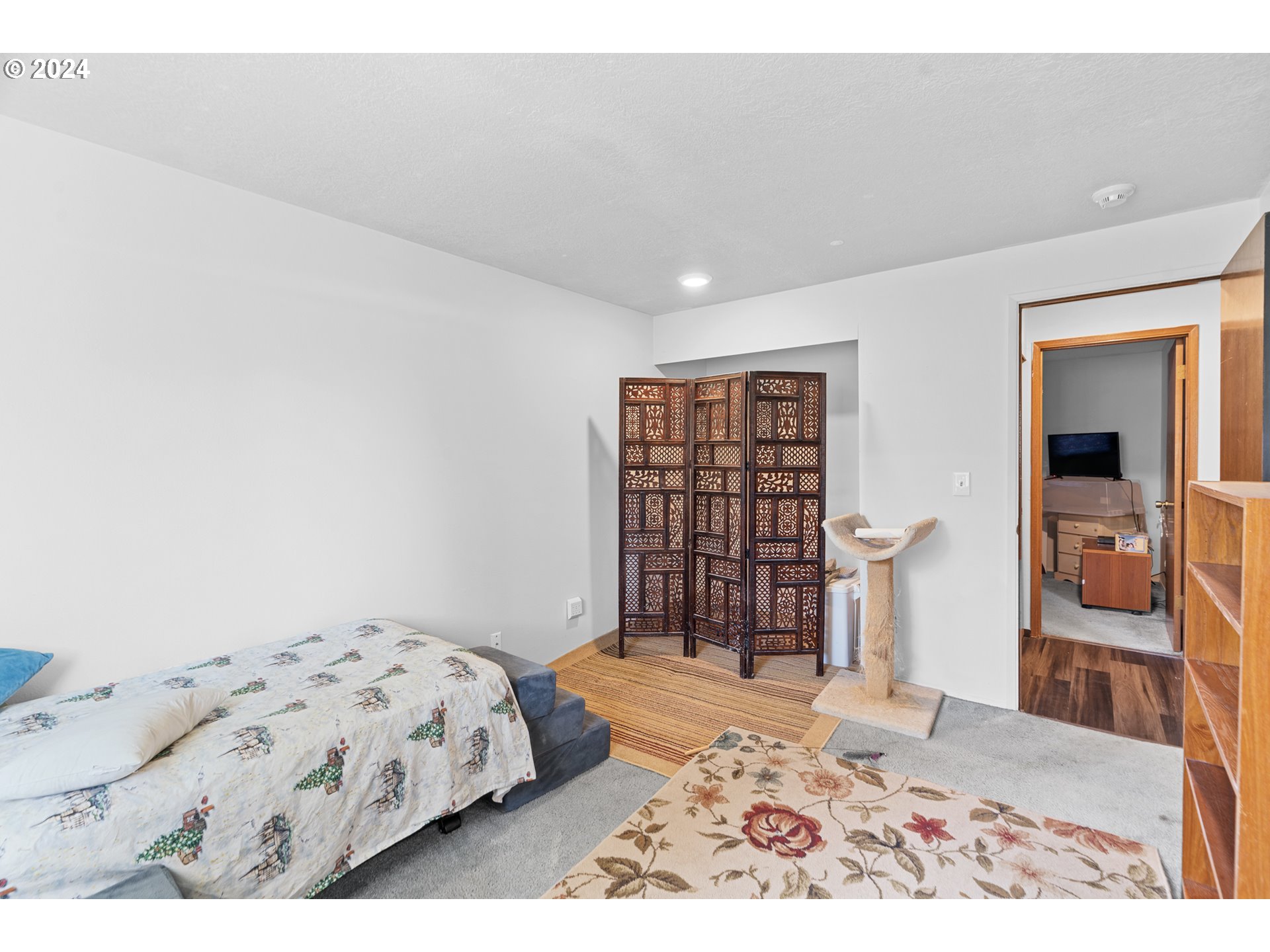 11854 SE WASHINGTON ST