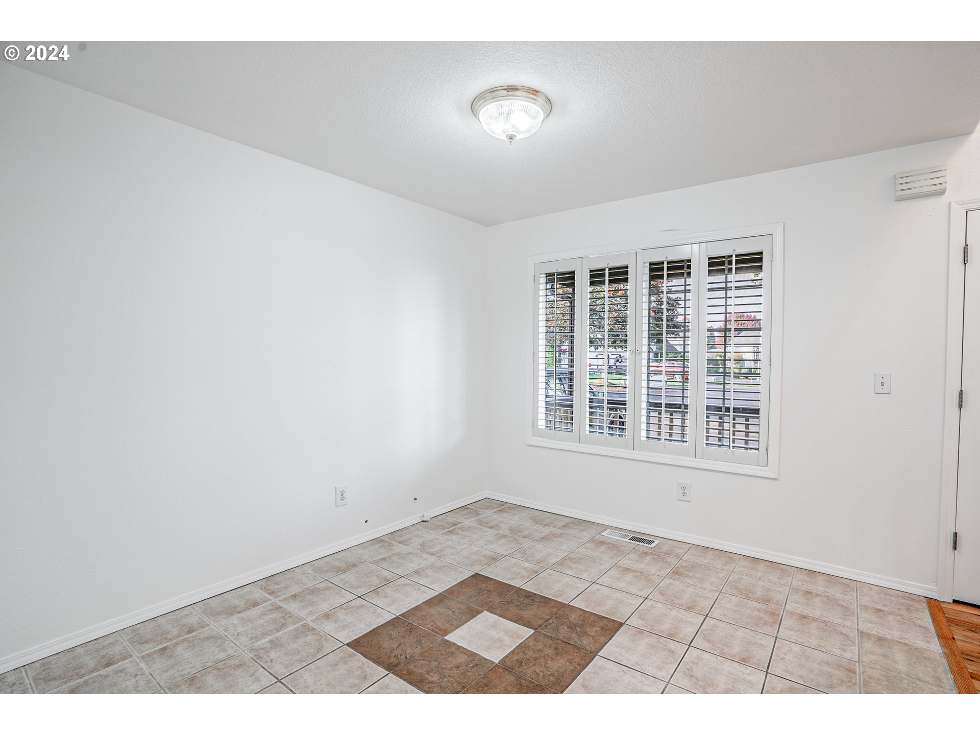 11017 NW RIDGEVIEW PL