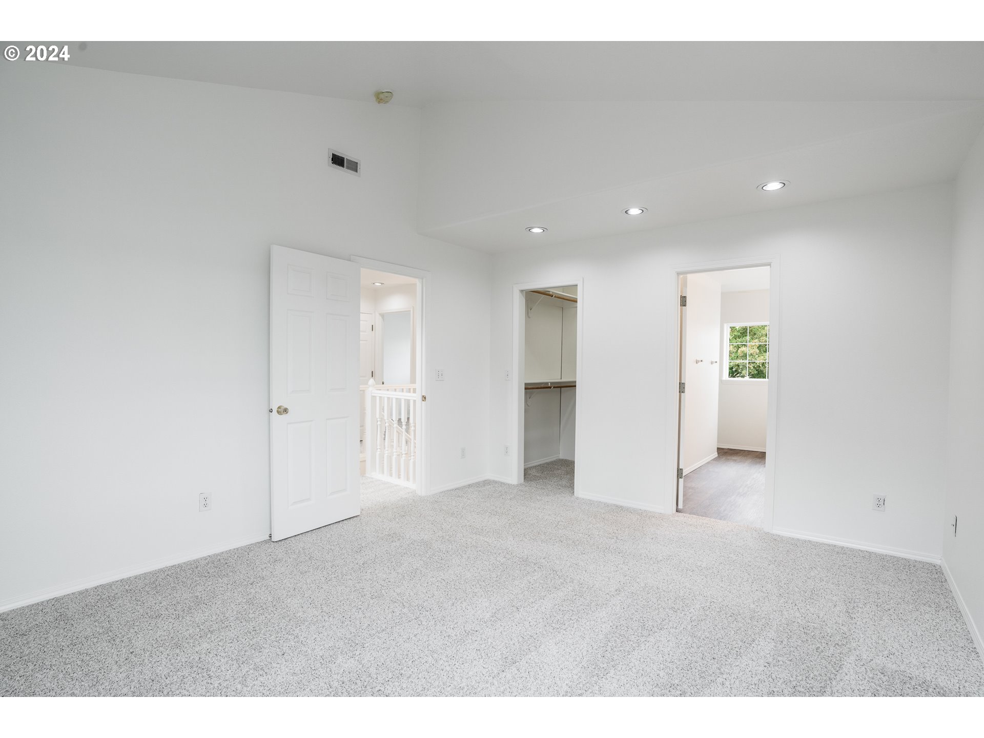 11017 NW RIDGEVIEW PL