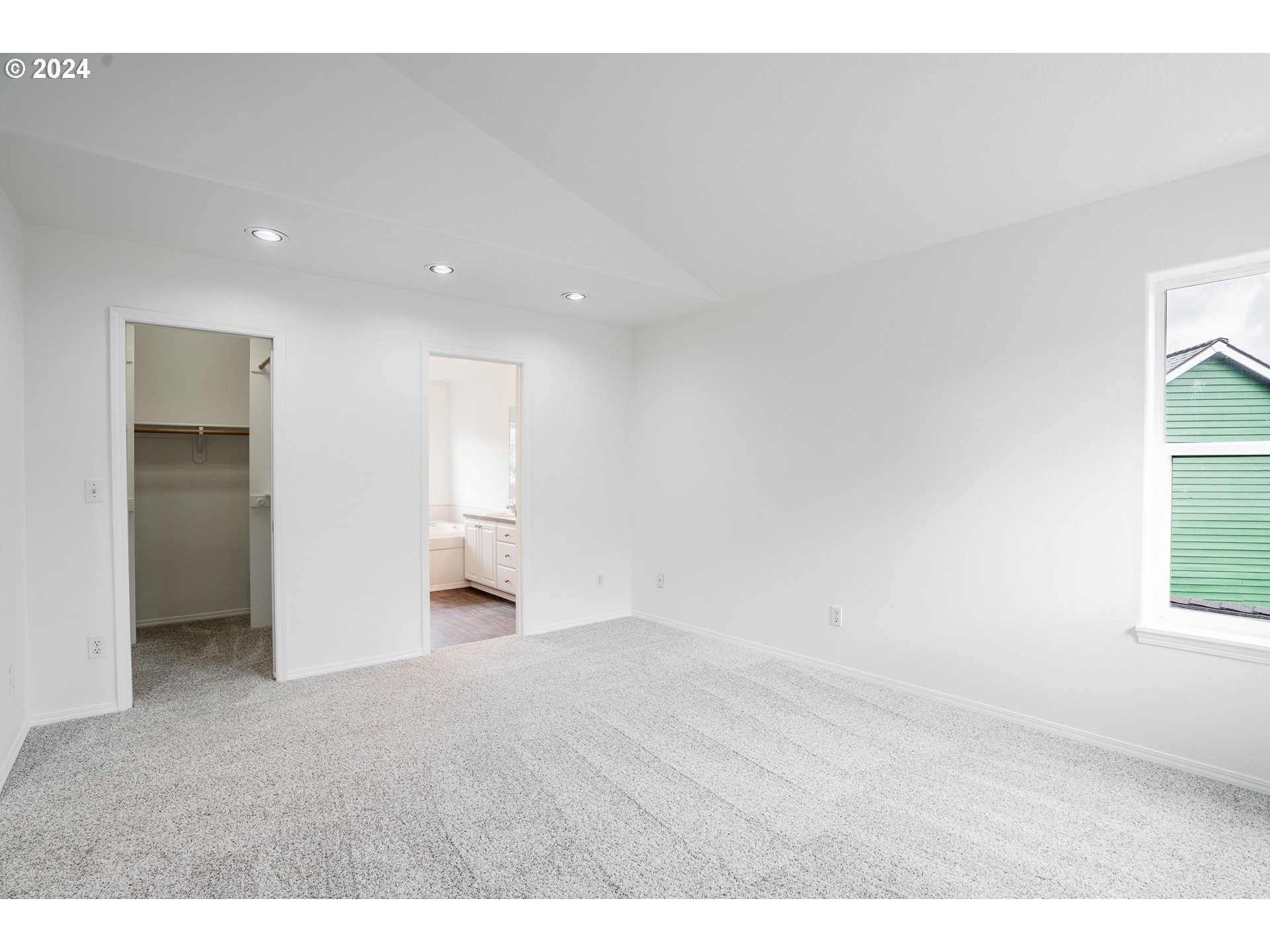 11017 NW RIDGEVIEW PL