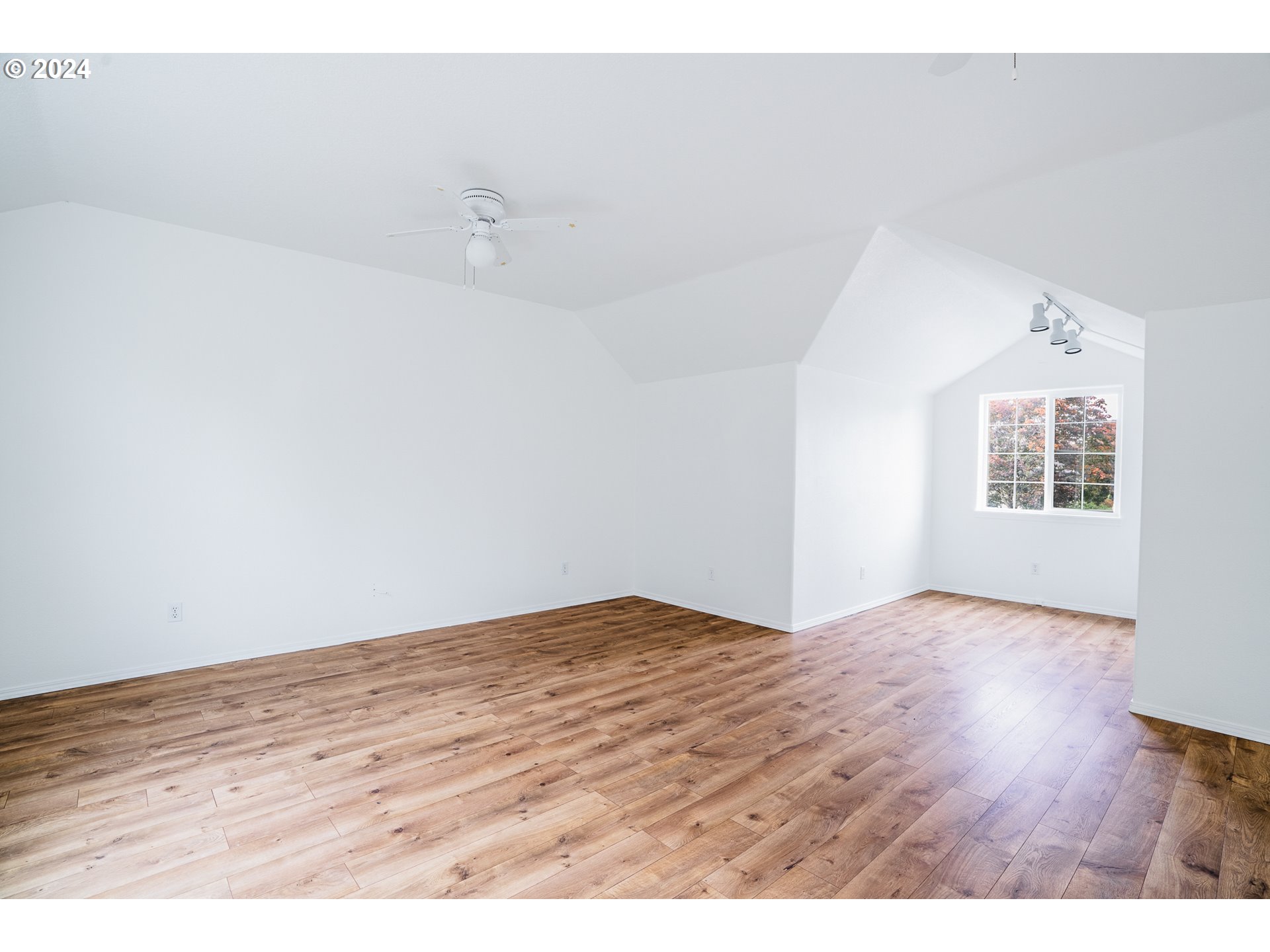 11017 NW RIDGEVIEW PL