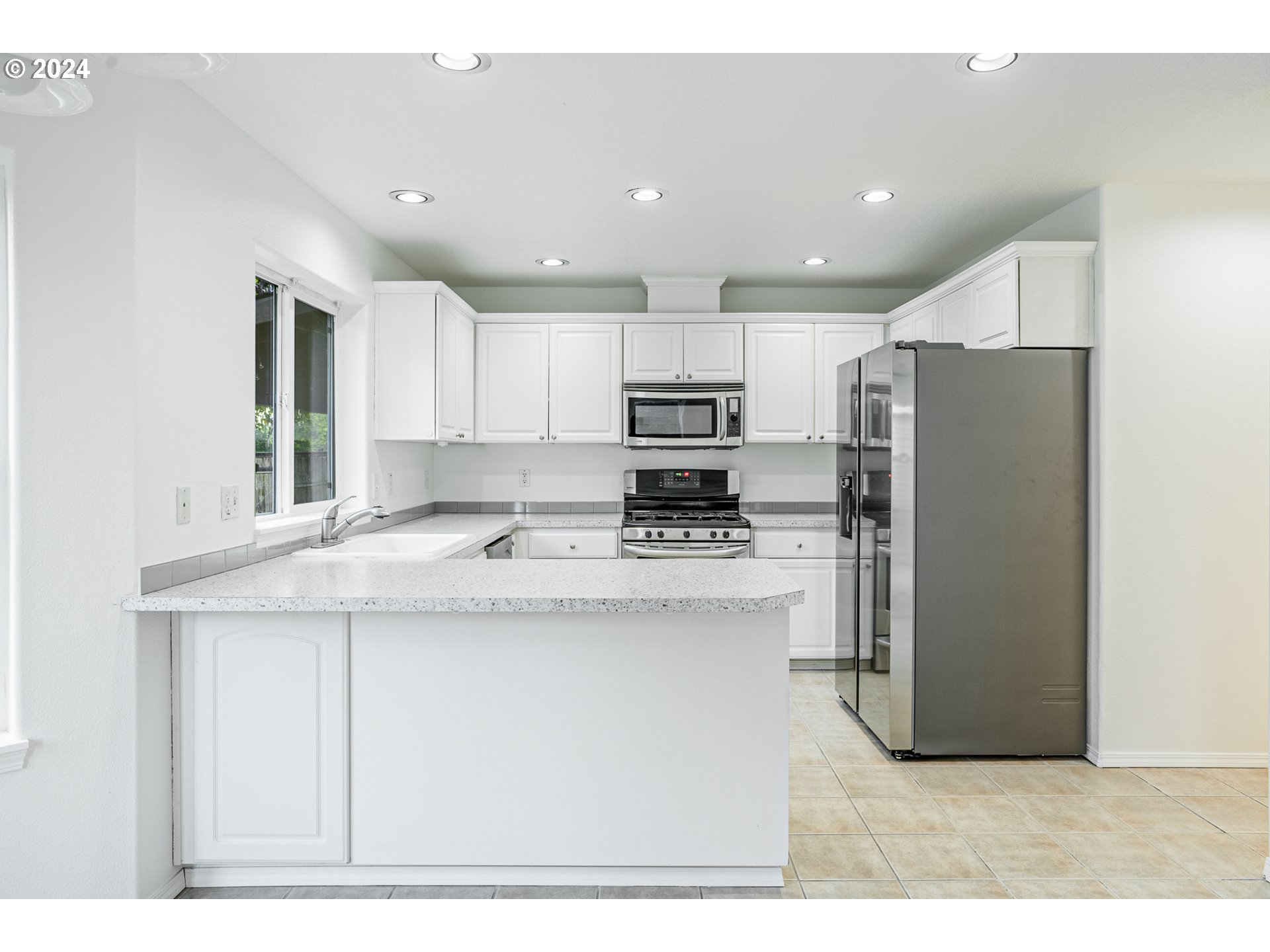 11017 NW RIDGEVIEW PL