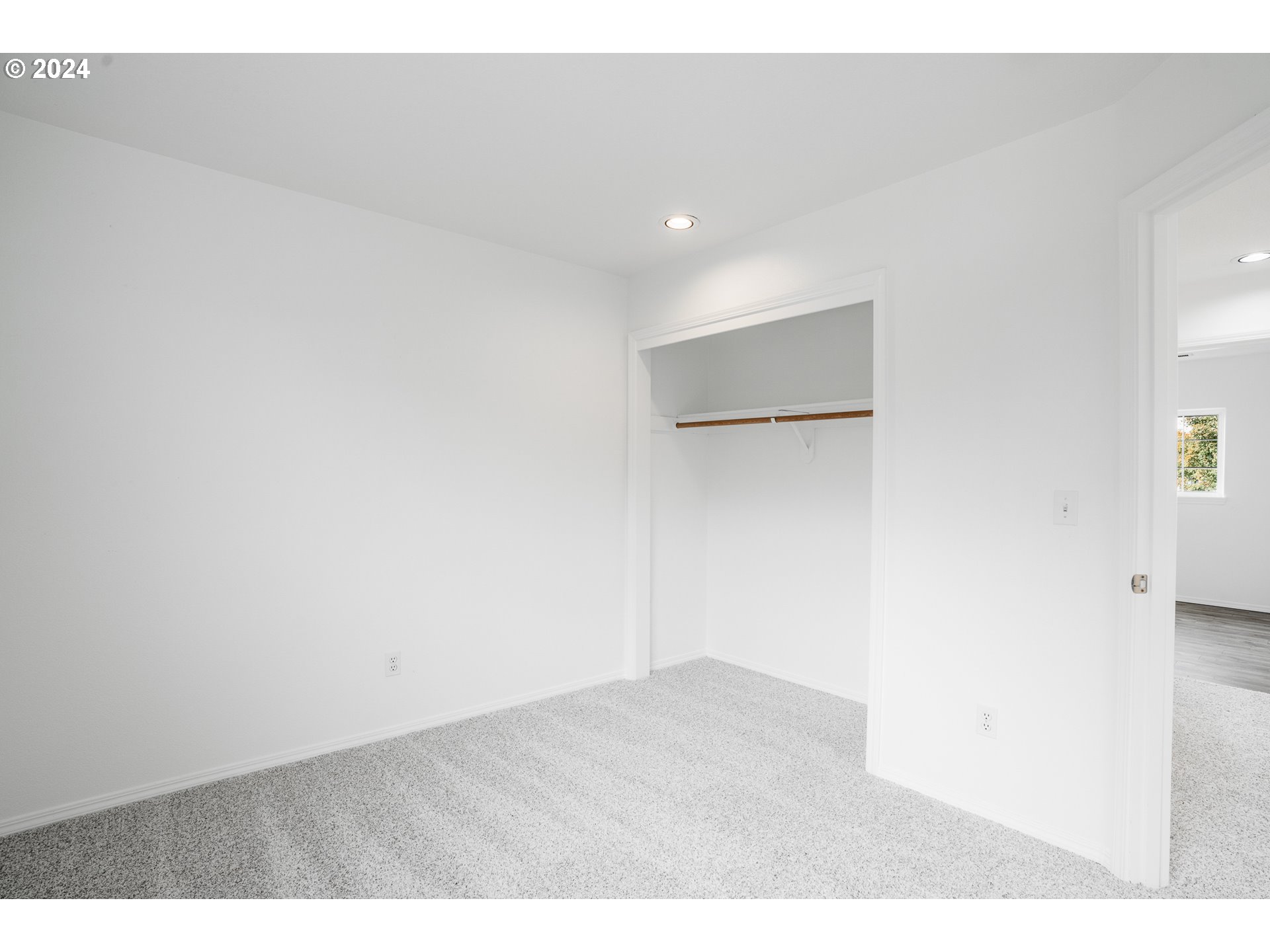 11017 NW RIDGEVIEW PL