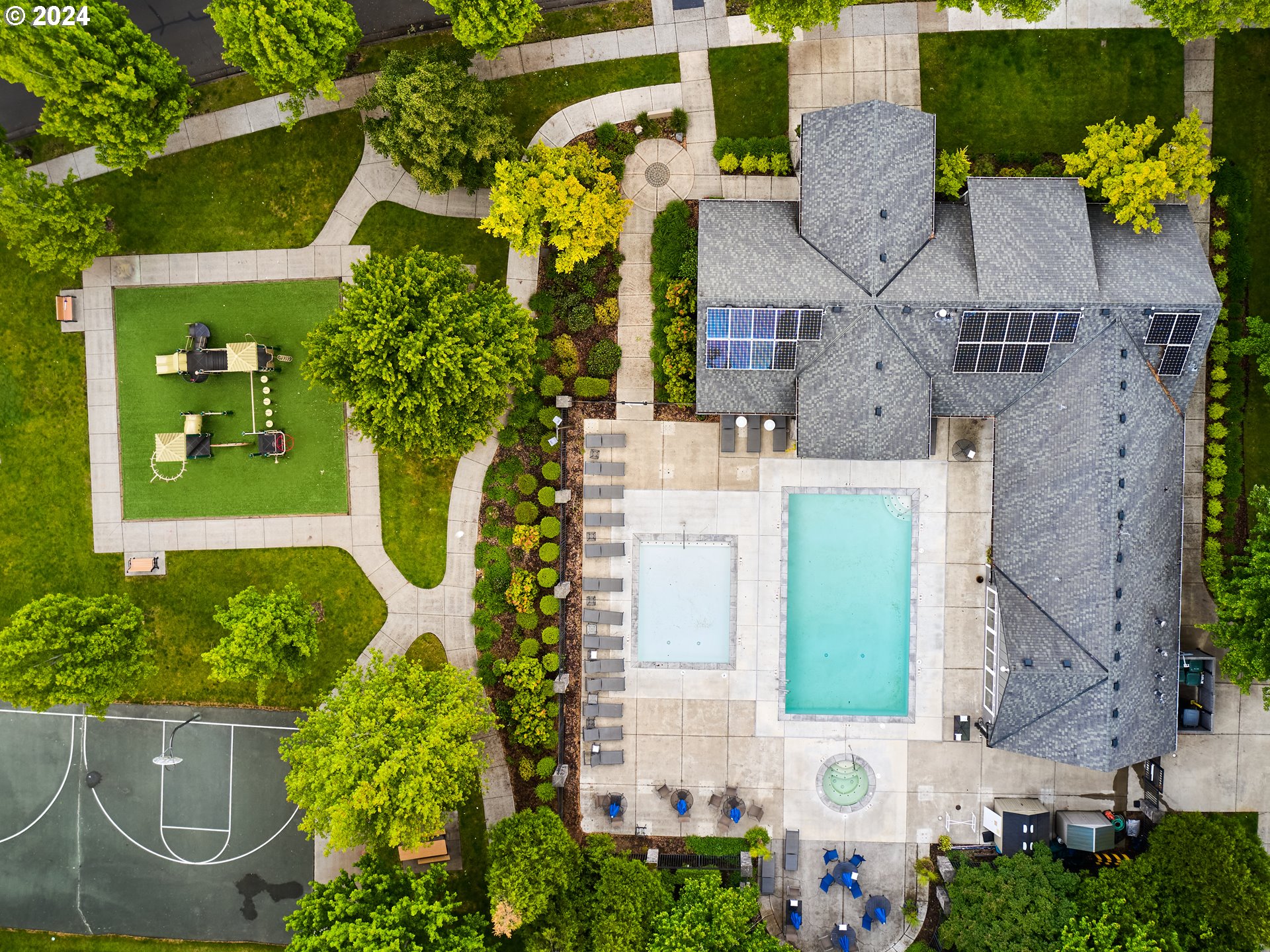 1232 SE ROUNDELAY ST