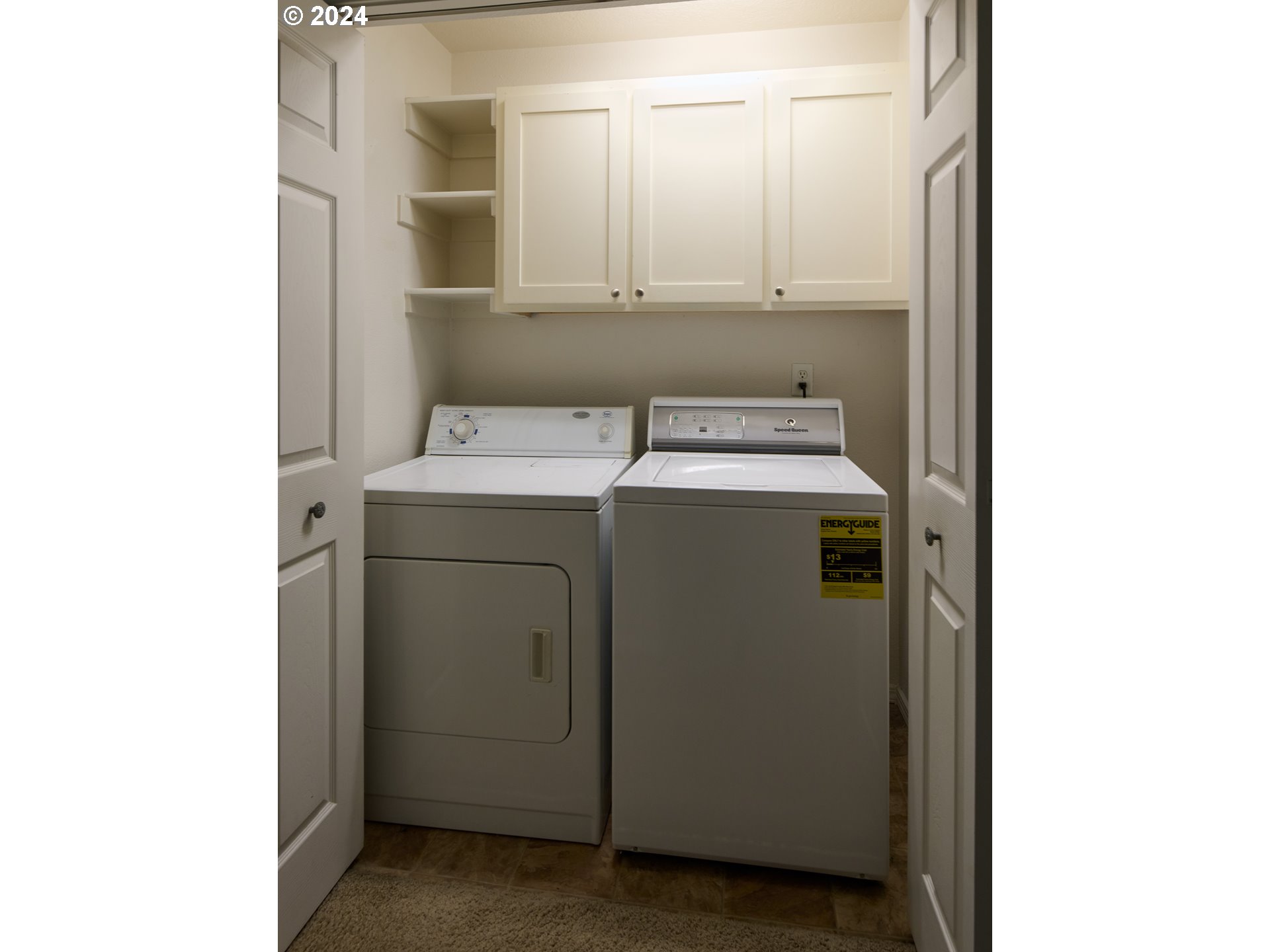 1232 SE ROUNDELAY ST