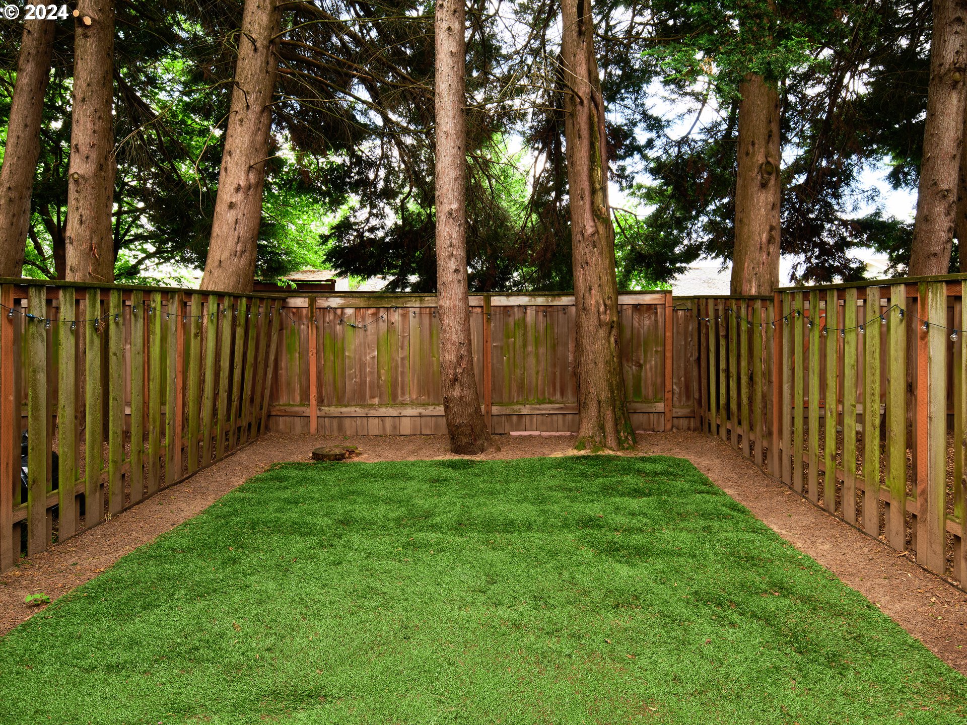 1232 SE ROUNDELAY ST