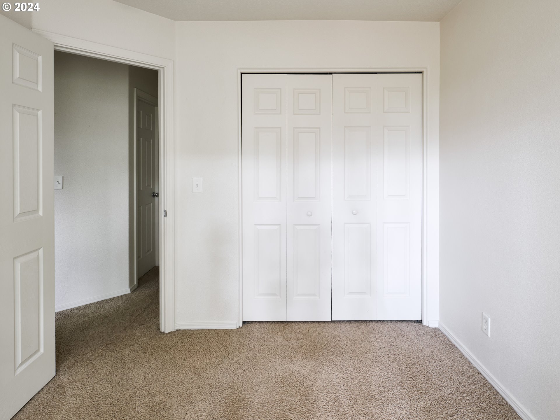 1232 SE ROUNDELAY ST