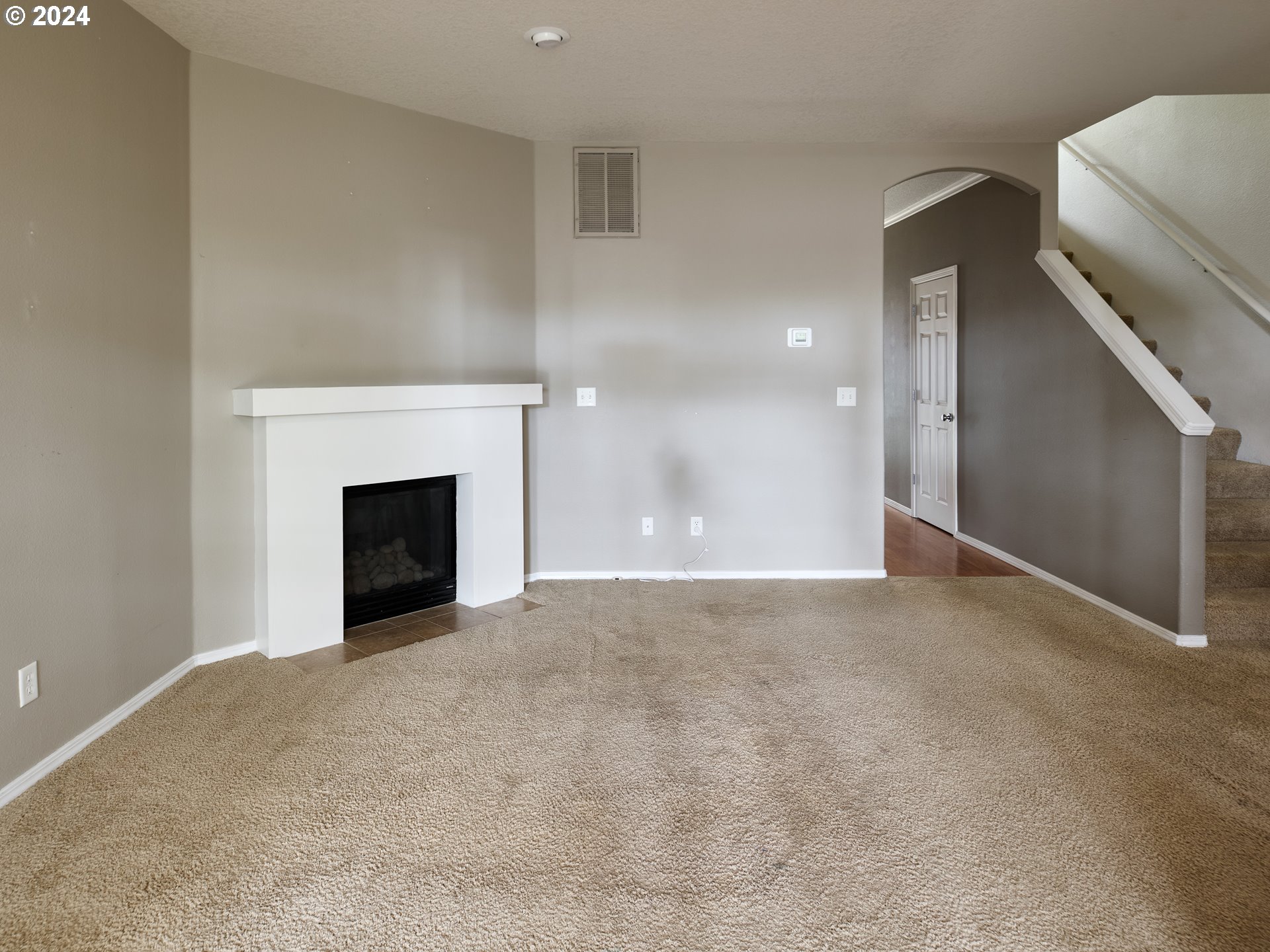 1232 SE ROUNDELAY ST