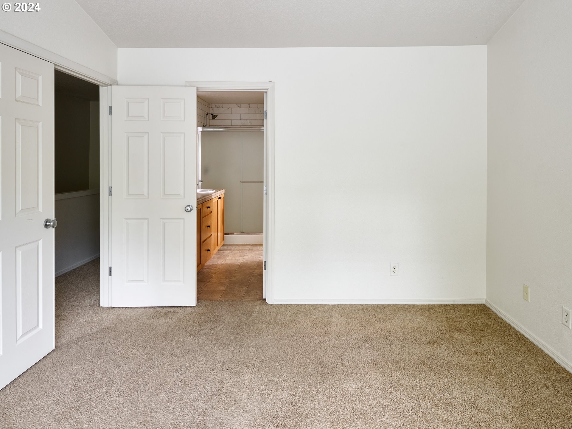 1232 SE ROUNDELAY ST