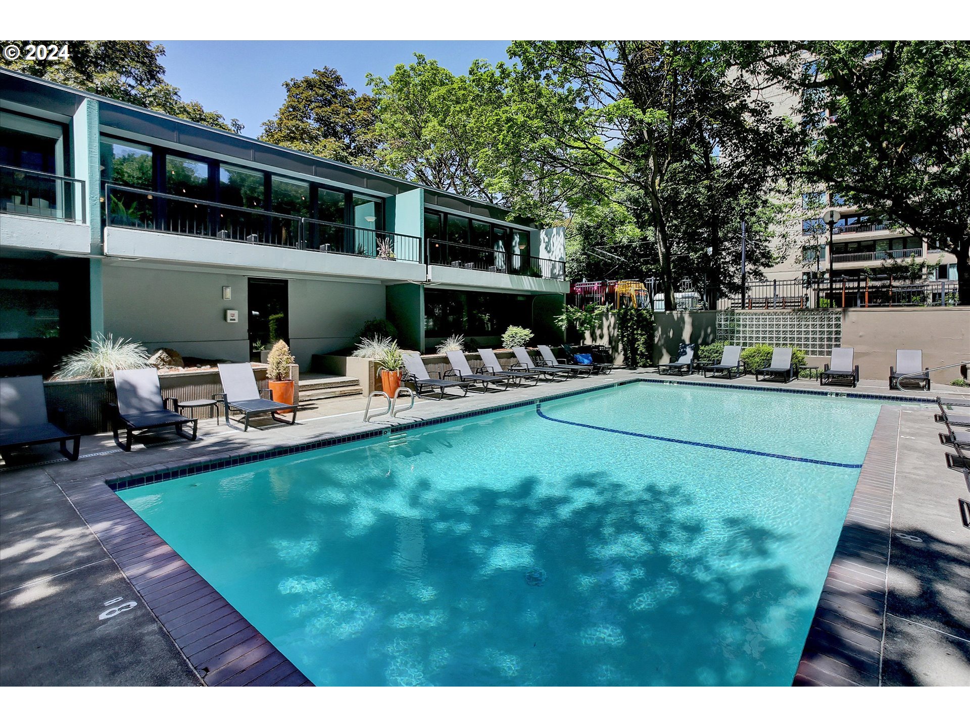 255 SW HARRISON ST 12A