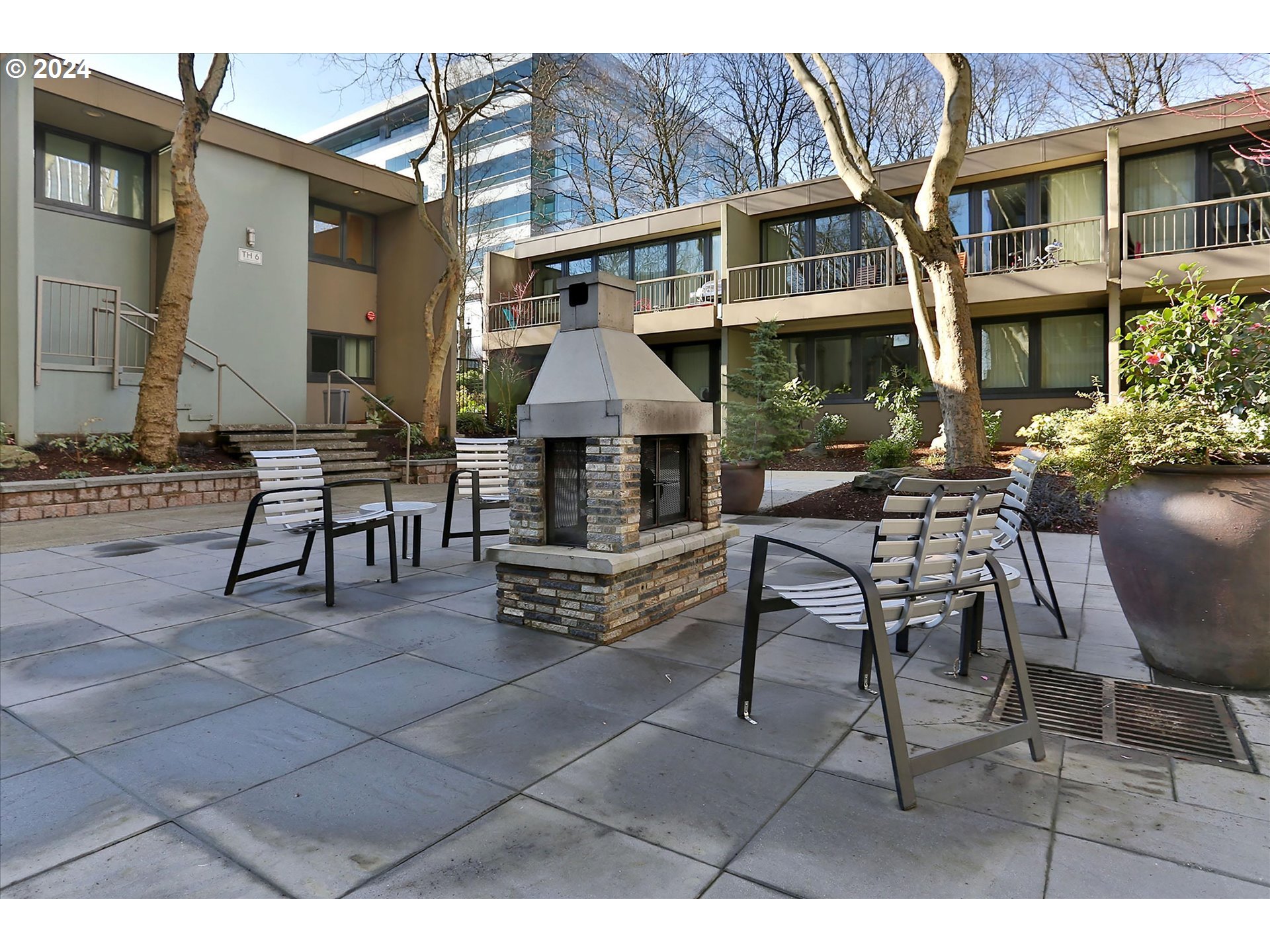 255 SW HARRISON ST 12A