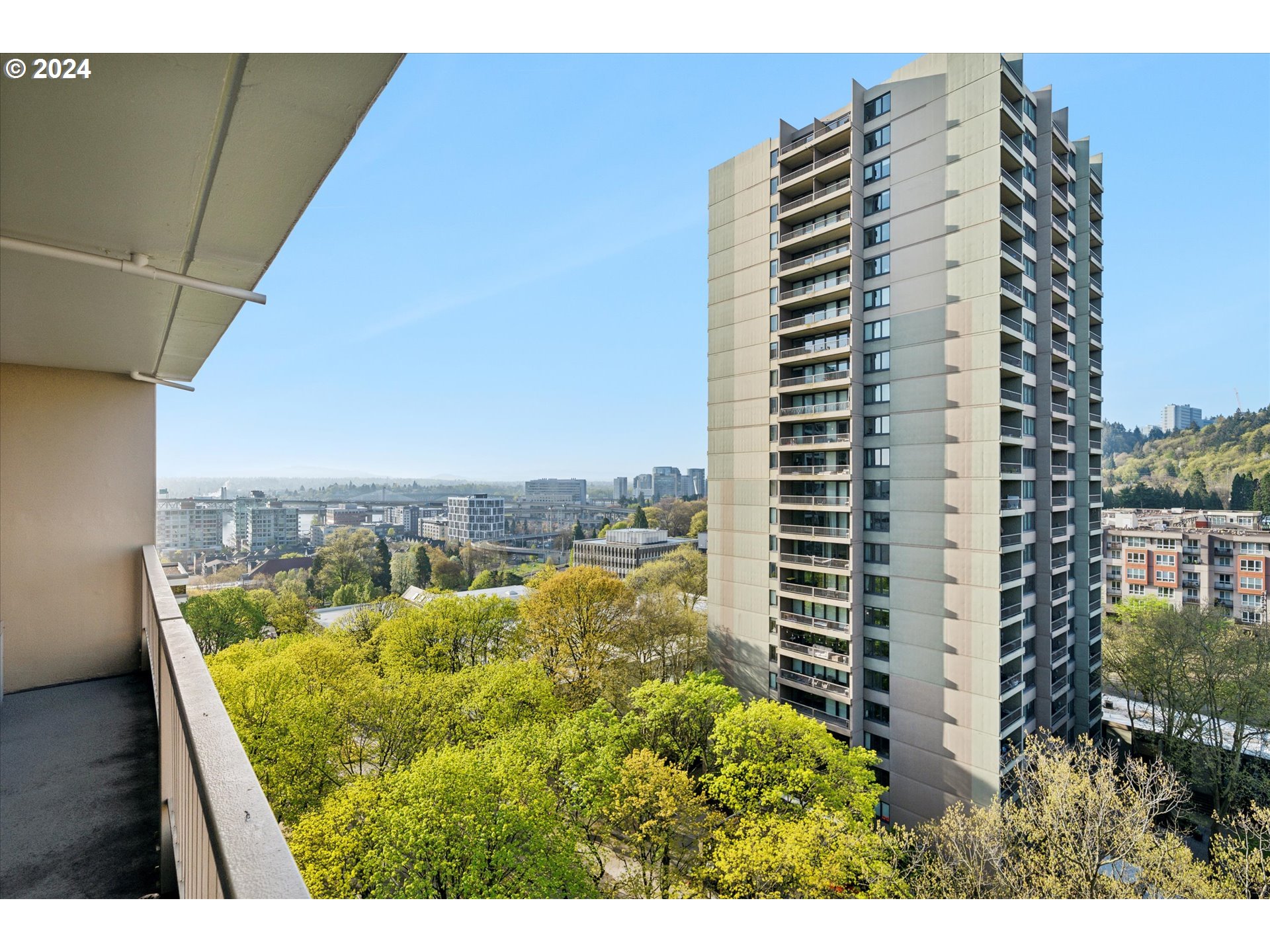 255 SW HARRISON ST 12A