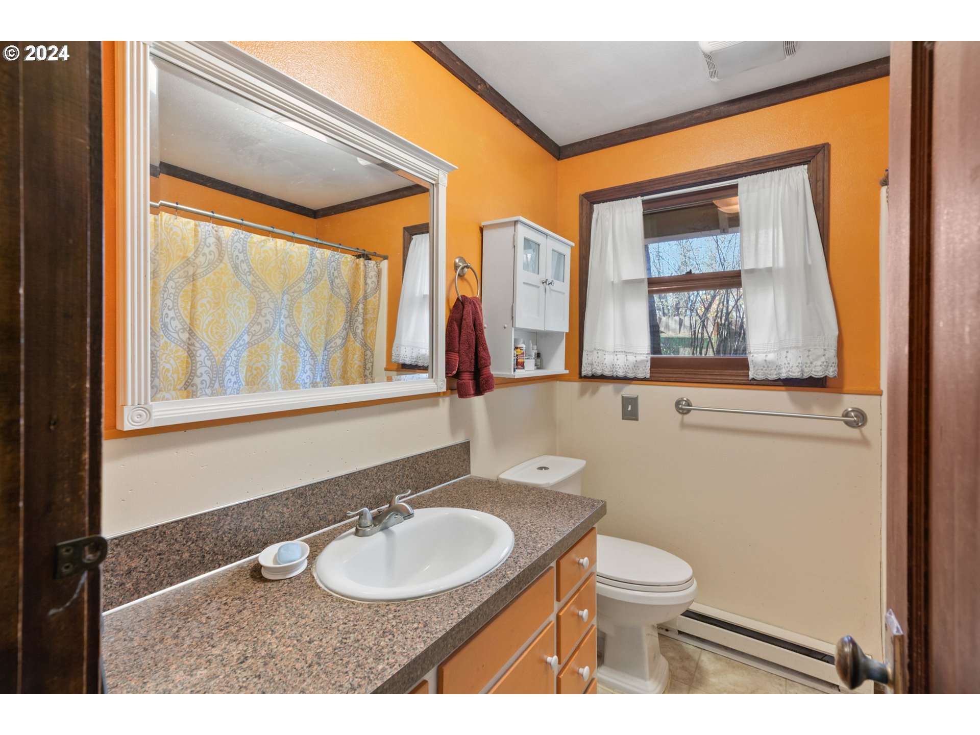 5232 MADRONA HEIGHTS DR NE