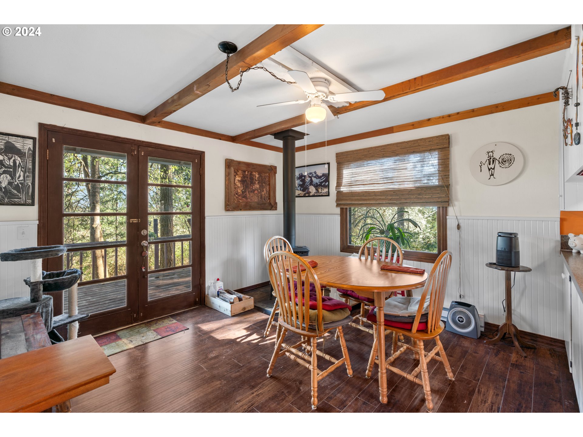 5232 MADRONA HEIGHTS DR NE