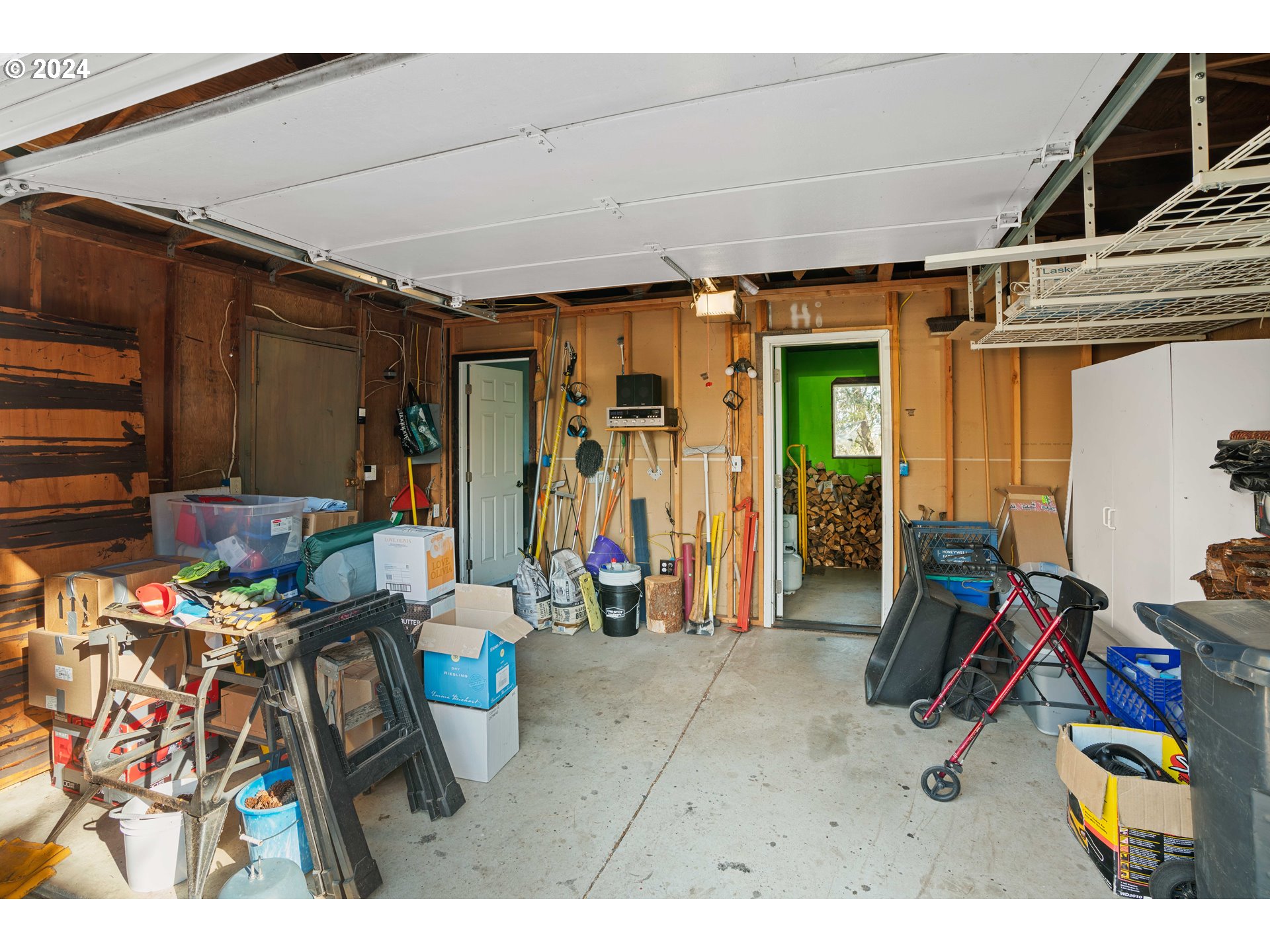 5232 MADRONA HEIGHTS DR NE