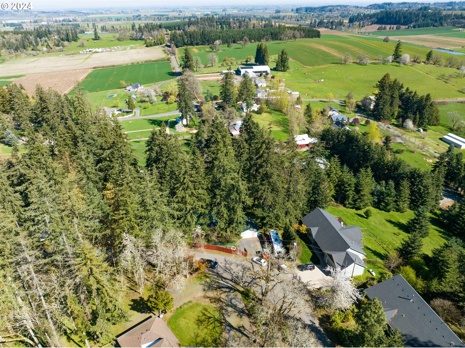 5232 MADRONA HEIGHTS DR NE