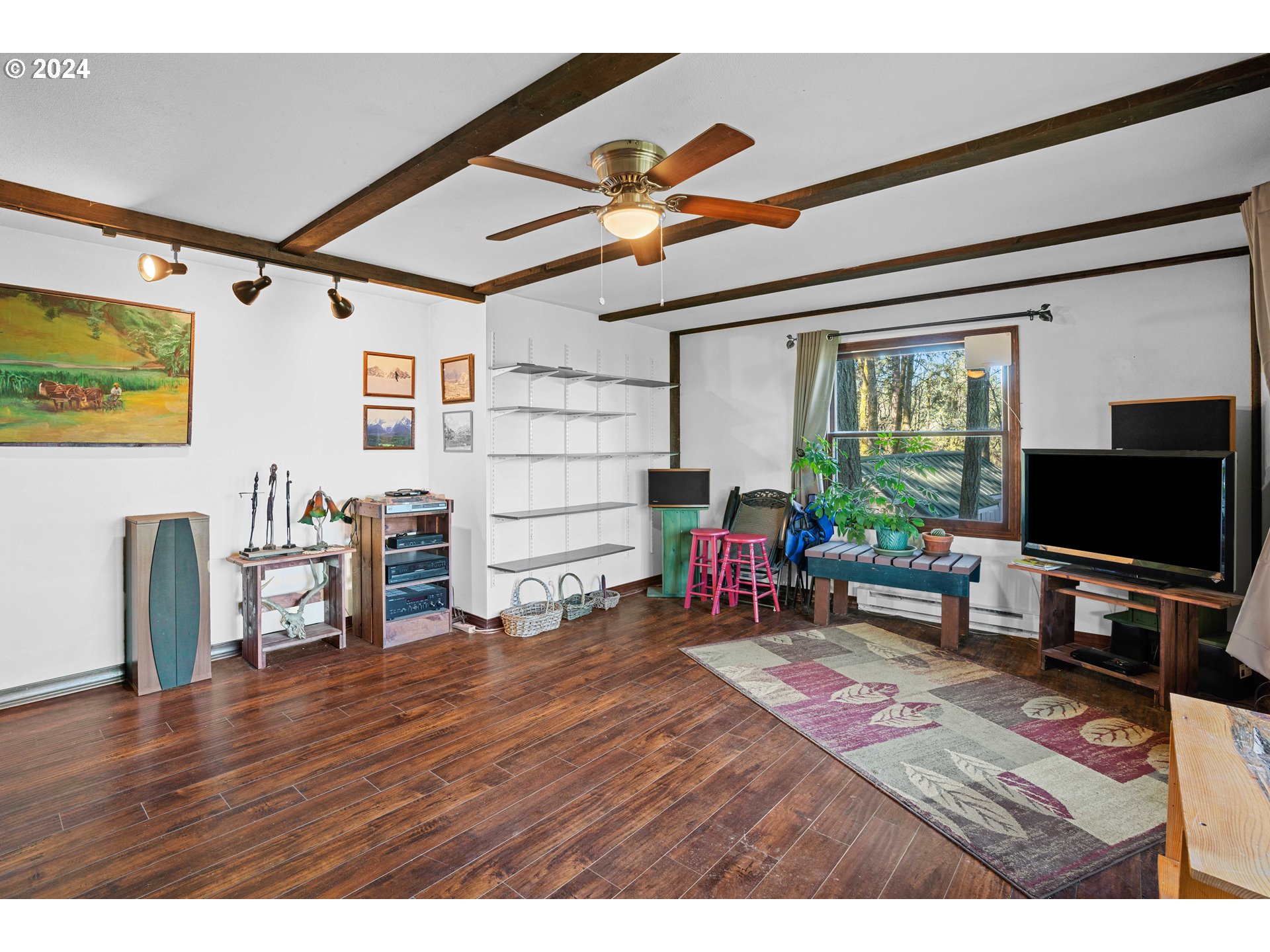 5232 MADRONA HEIGHTS DR NE