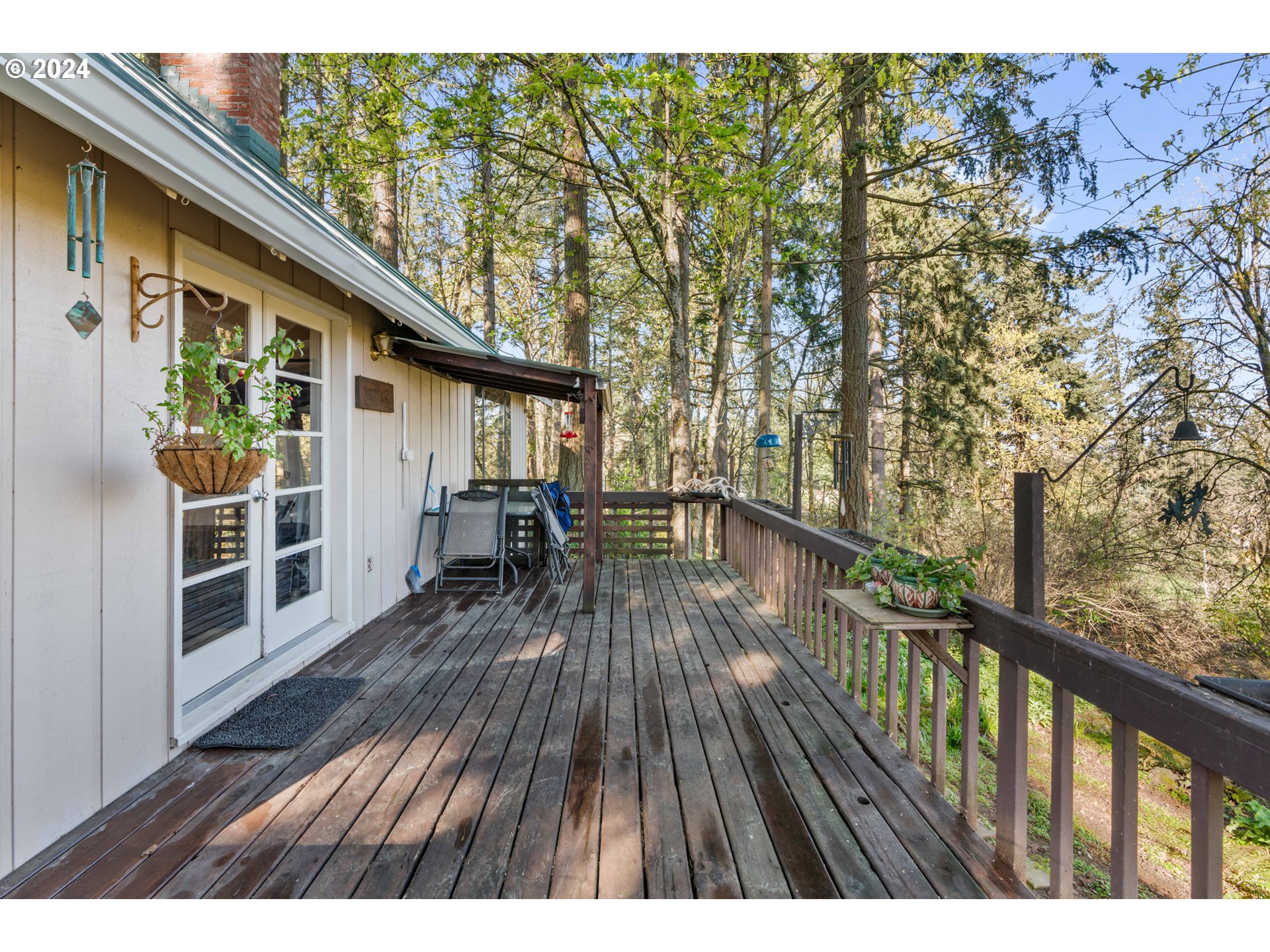 5232 MADRONA HEIGHTS DR NE