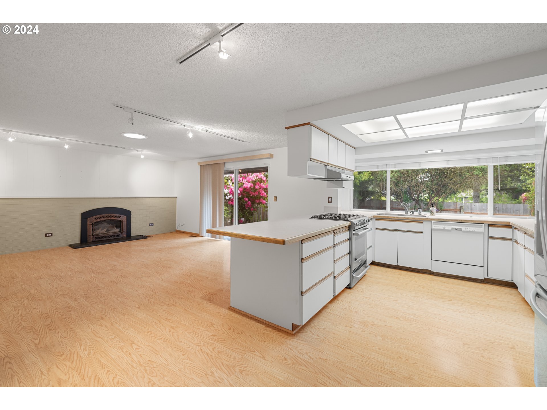 9120 SW PARKVIEW LOOP