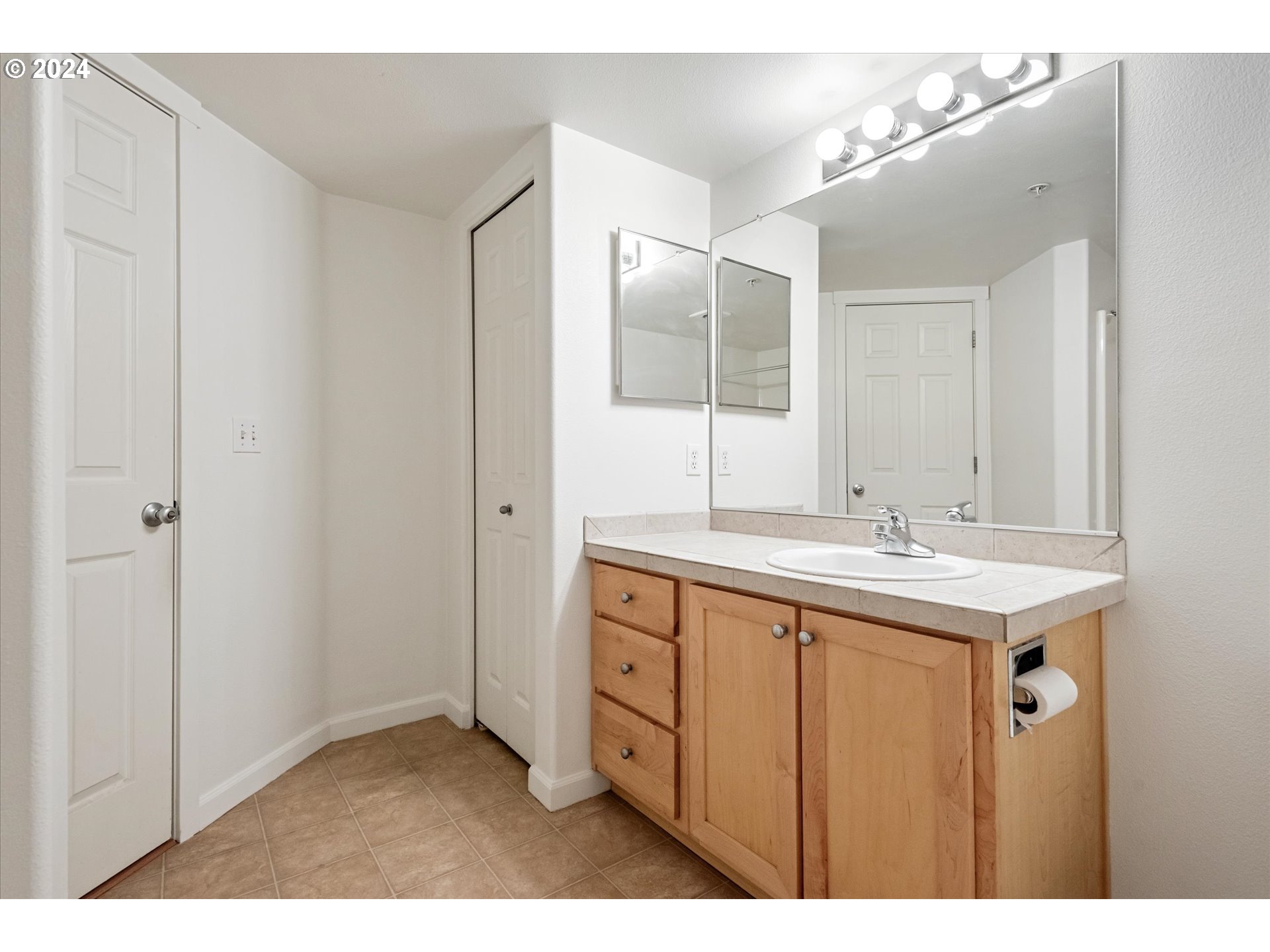 760 NW 185TH AVE 202