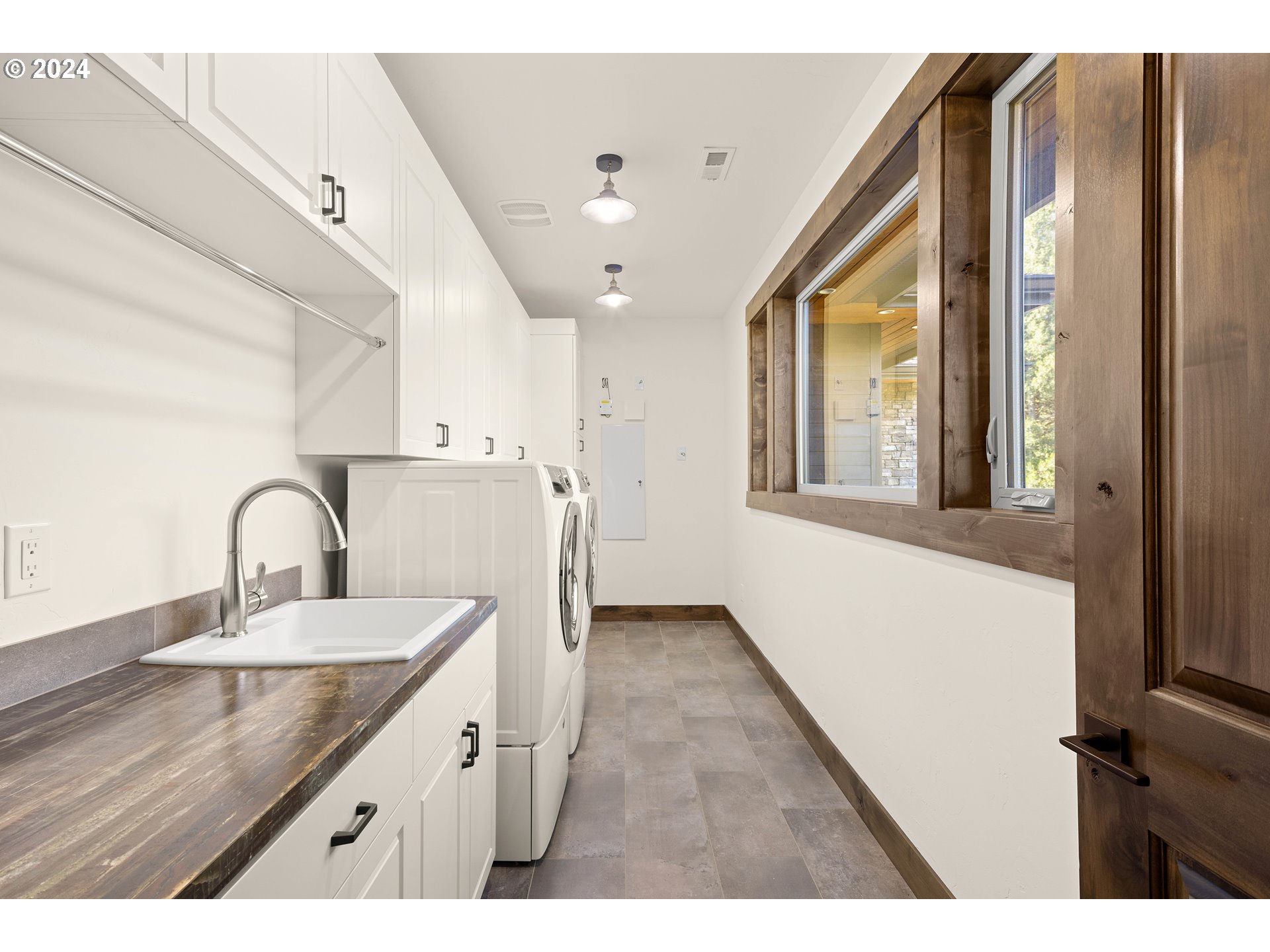 13380 NE PARRETT MOUNTAIN RD