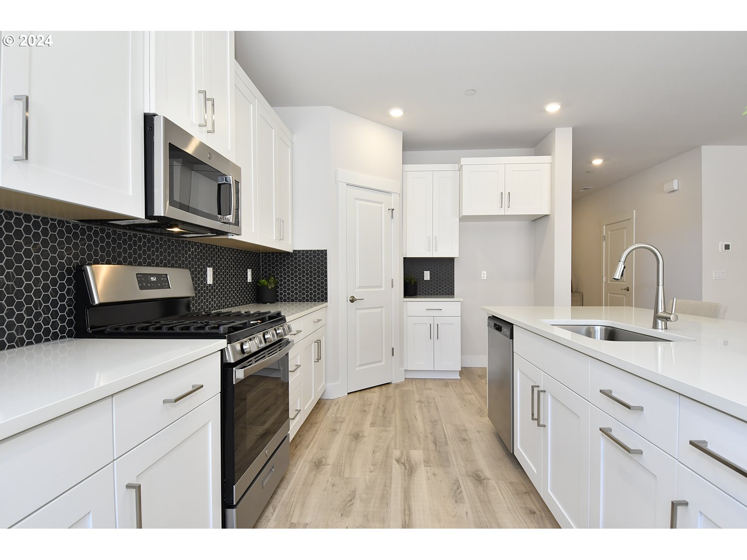 28273 SW Orleans AVE