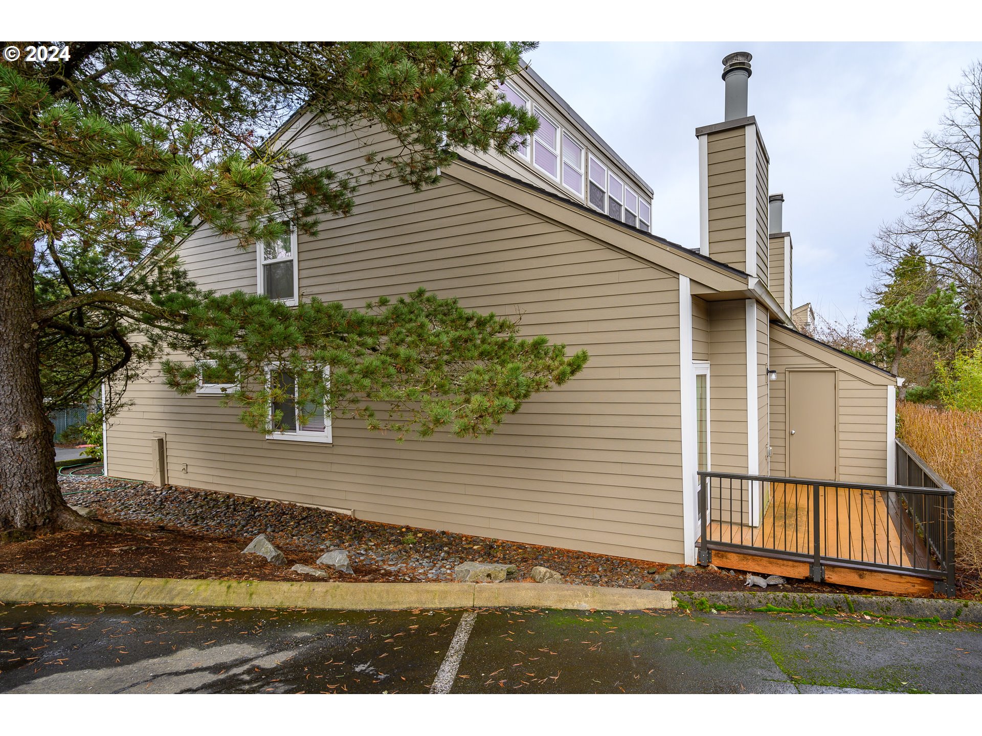 4664 SW COMUS PL #2-H