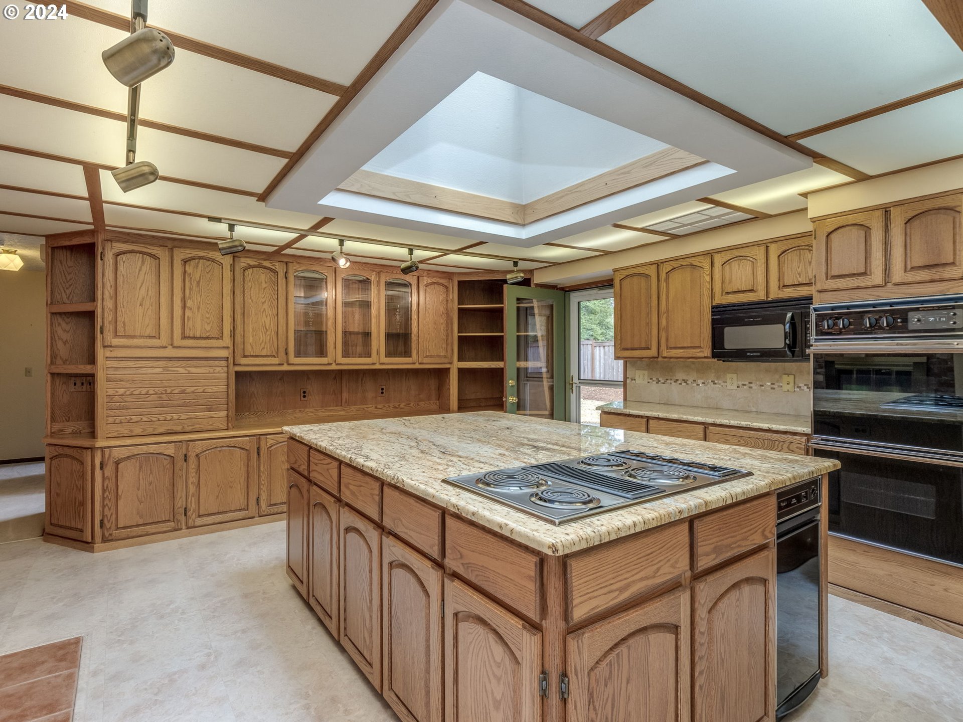 18395 SW BUTTERNUT ST