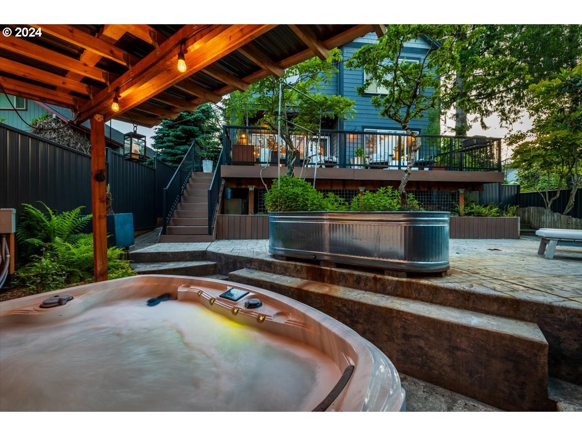 1610 SW DOLPH CT