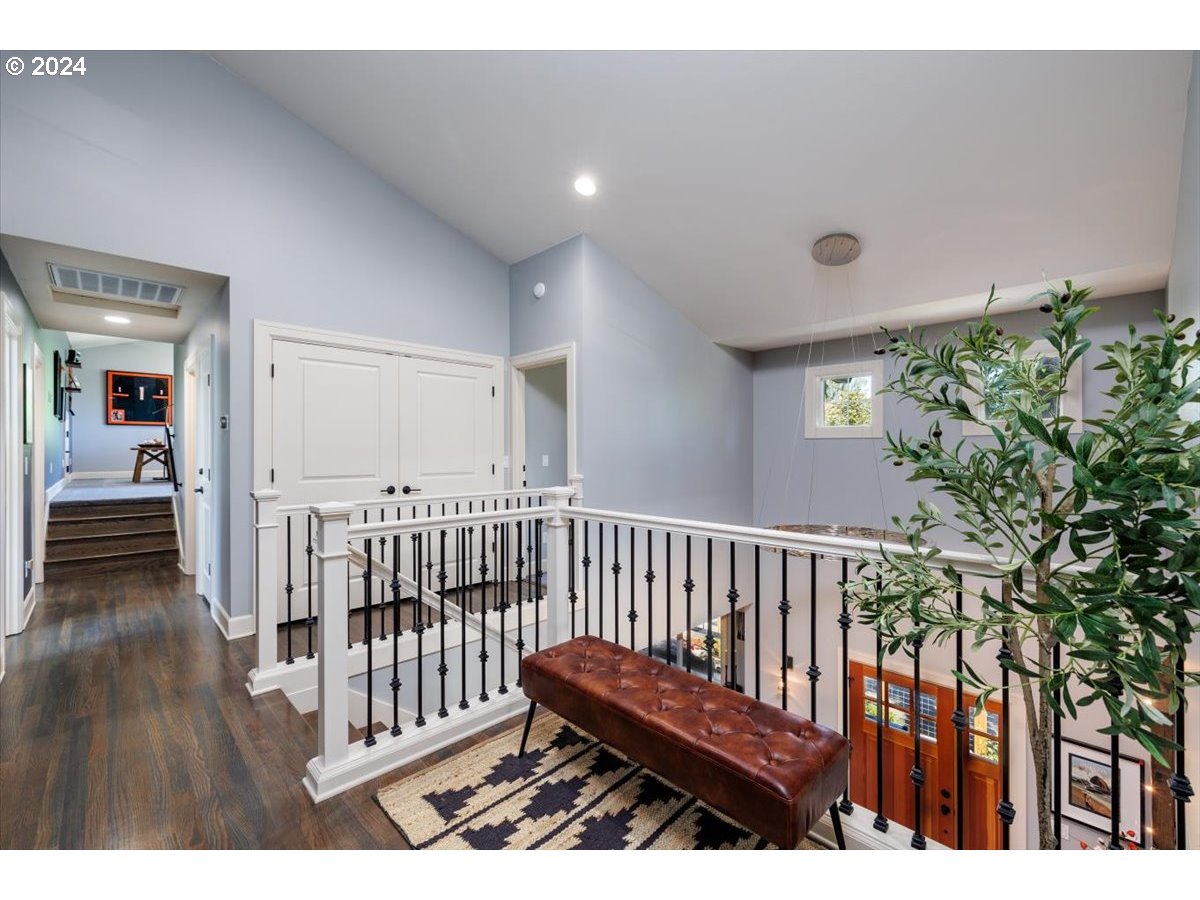1610 SW DOLPH CT
