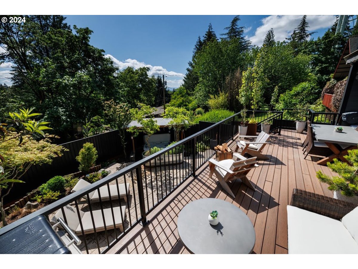 1610 SW DOLPH CT