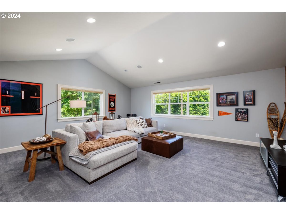 1610 SW DOLPH CT