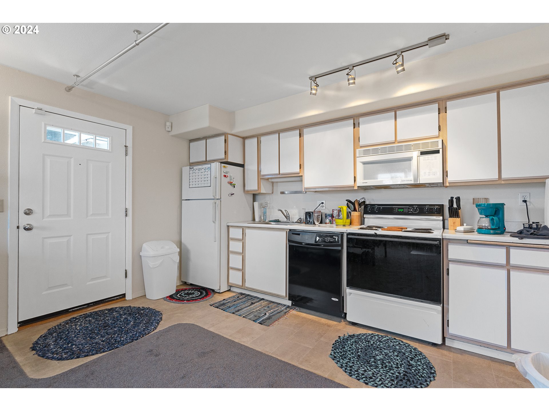 10345 NE CLACKAMAS ST 16