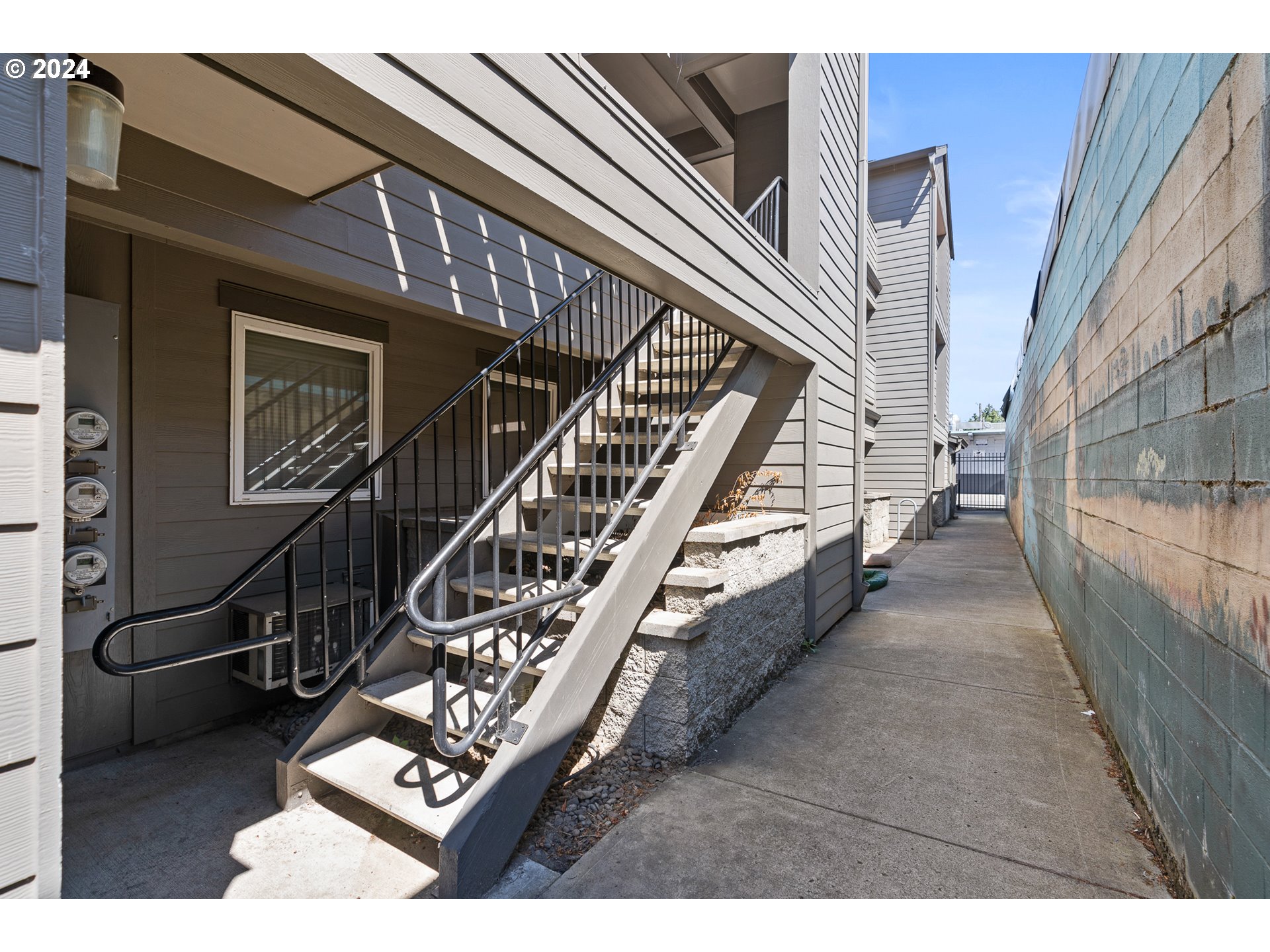 10345 NE CLACKAMAS ST 16
