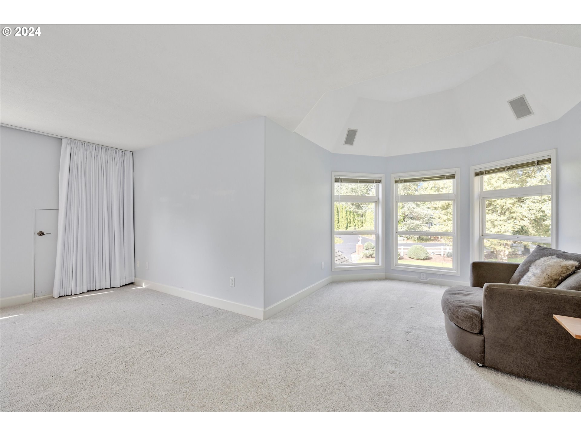 9650 NE MEADOW LOOP