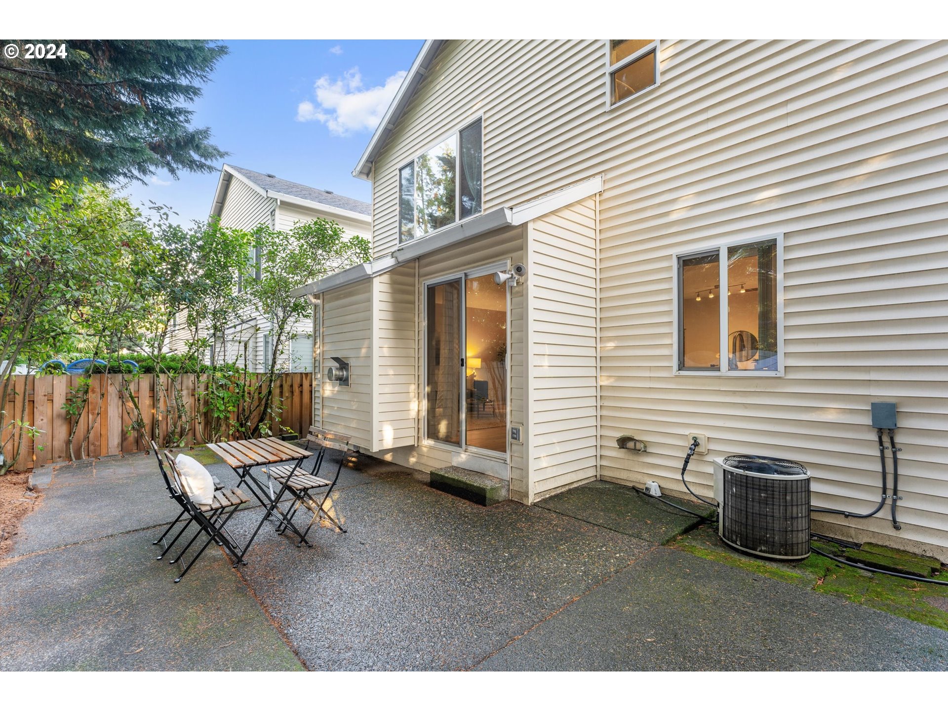 5186 NE SCHOELER CIR