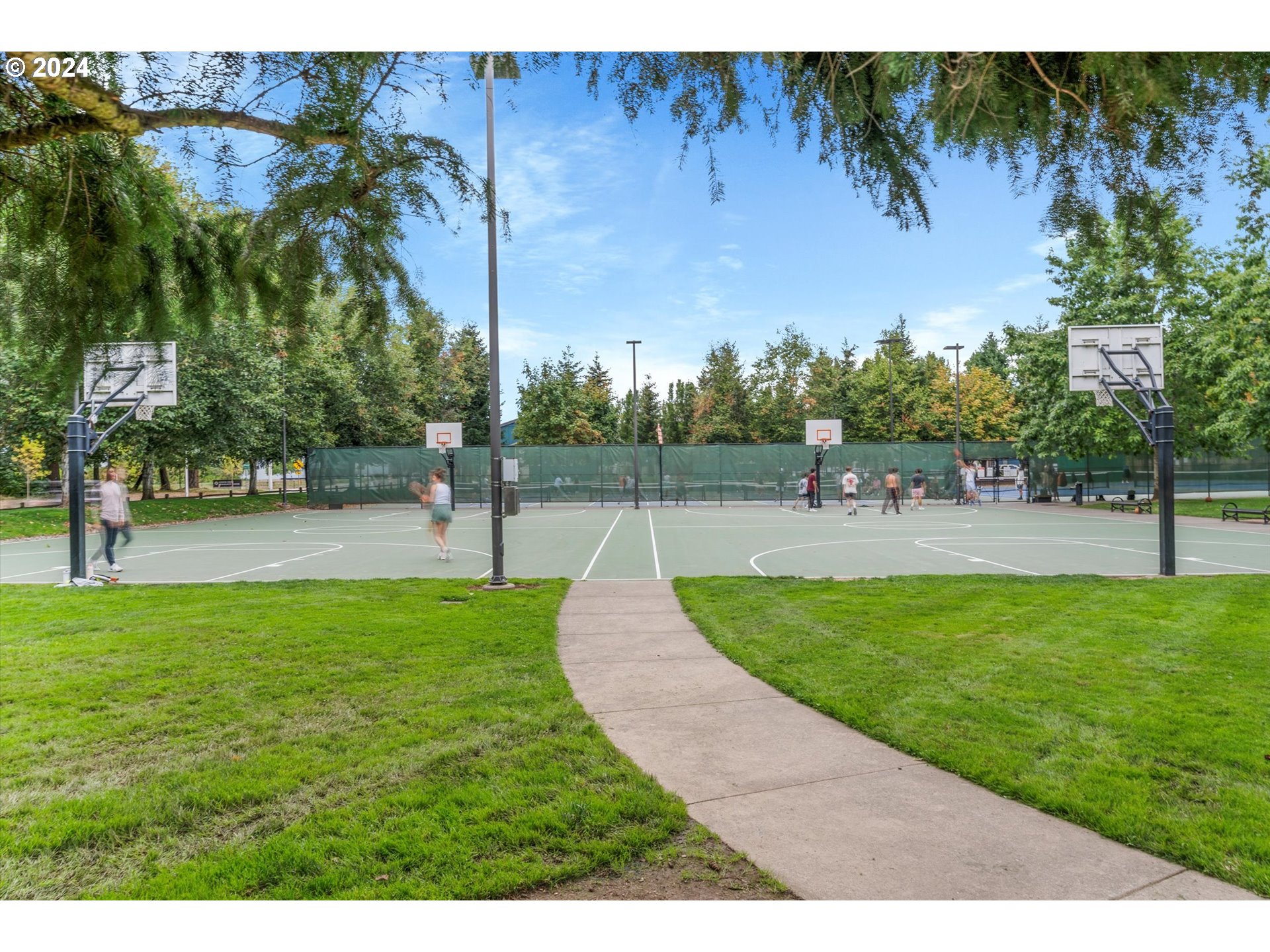 5186 NE SCHOELER CIR