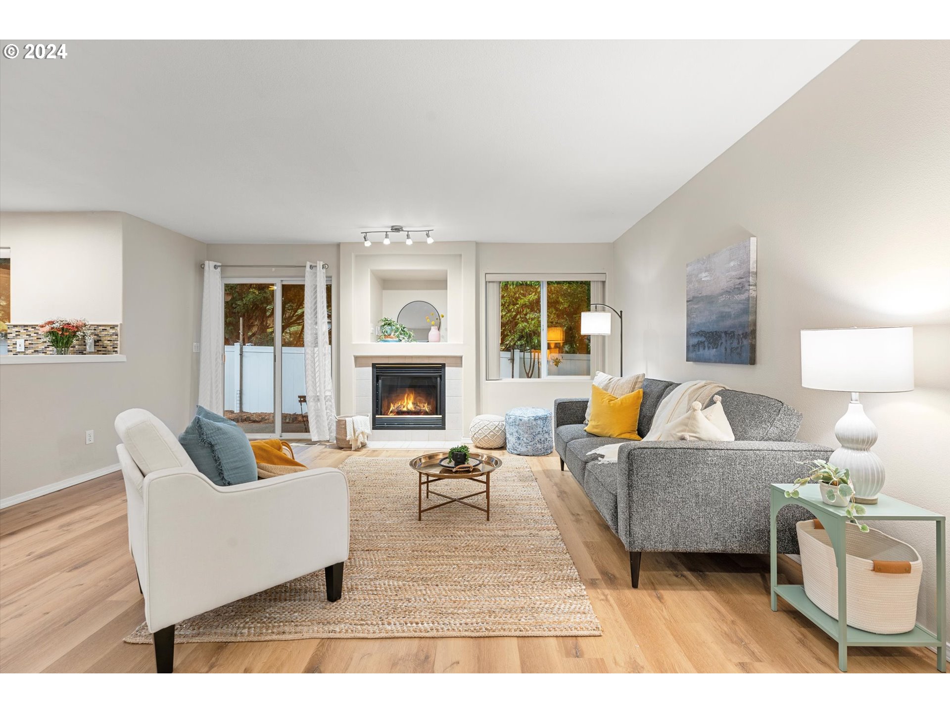 5186 NE SCHOELER CIR