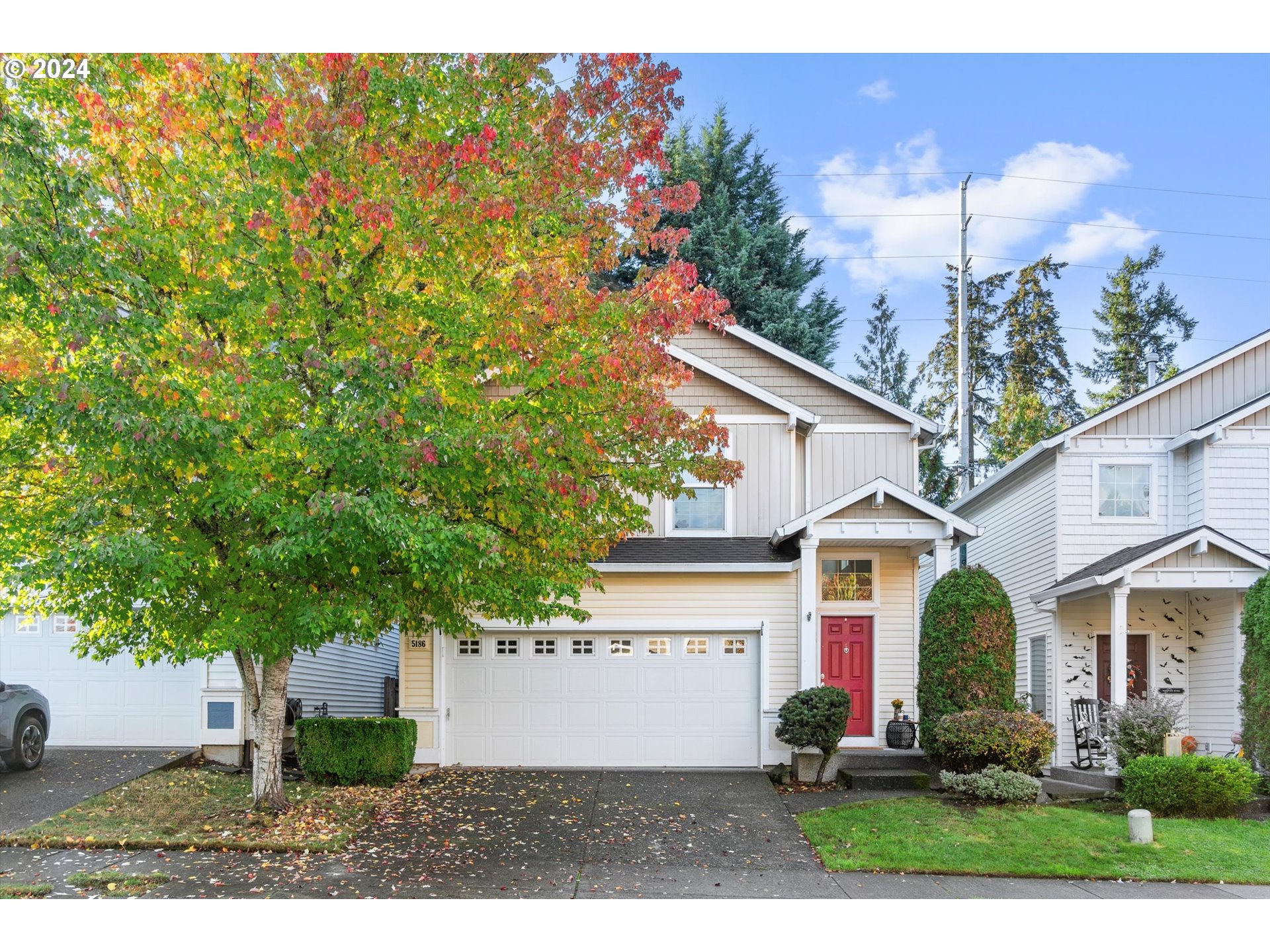 5186 NE SCHOELER CIR