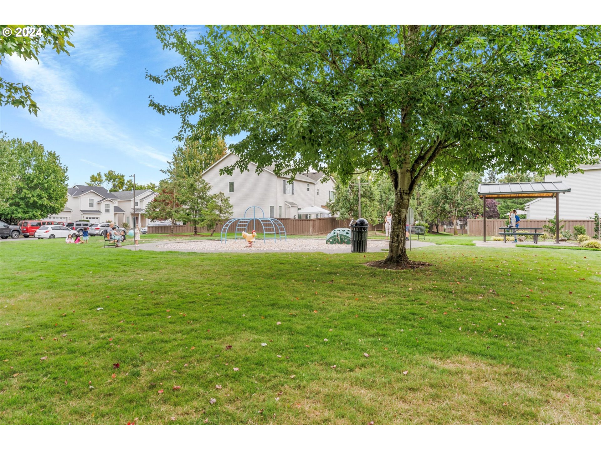 5186 NE SCHOELER CIR