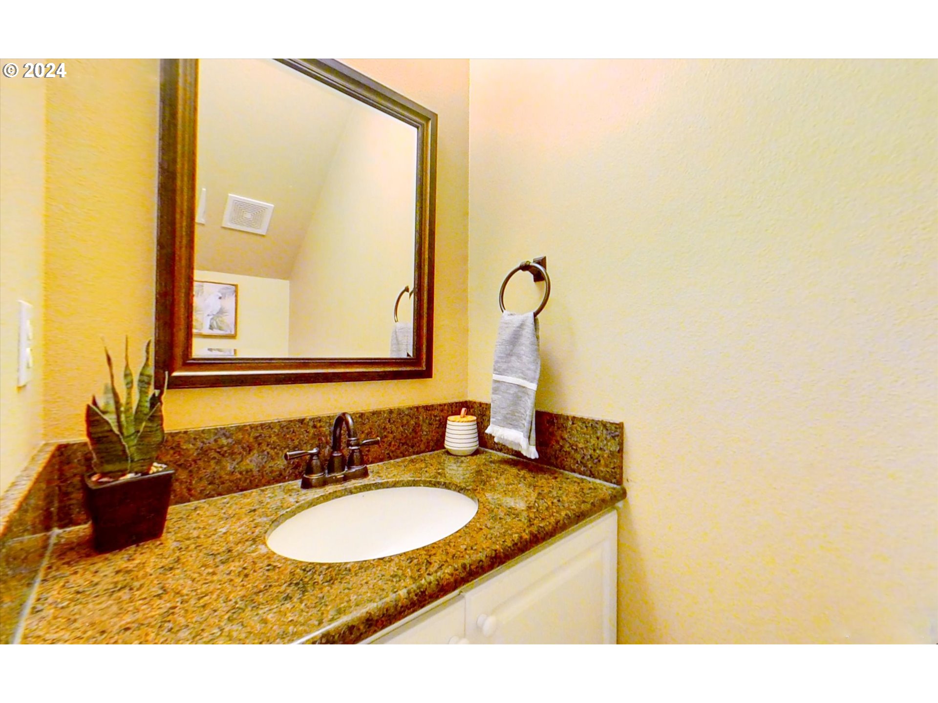 5186 NE SCHOELER CIR