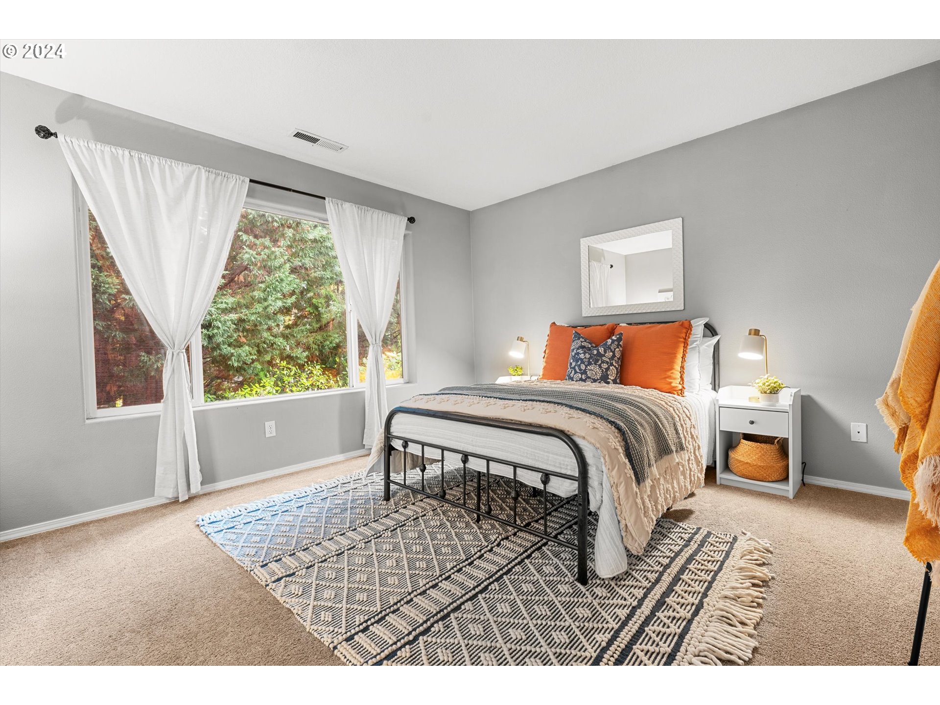 5186 NE SCHOELER CIR