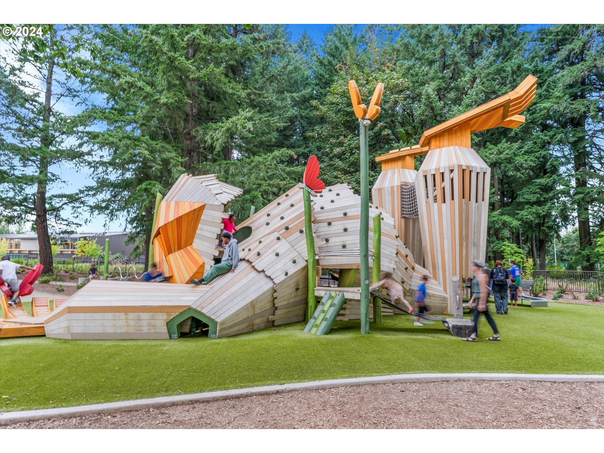 5186 NE SCHOELER CIR